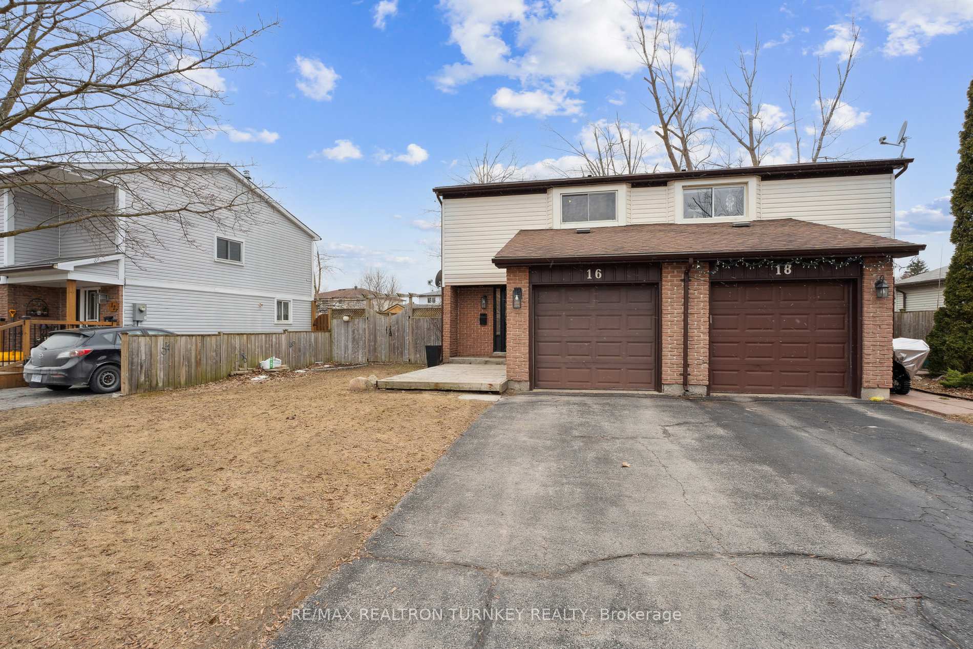 Photo 2 of 16 Mowat Crescent, Barrie, Letitia Heights — HOMEH