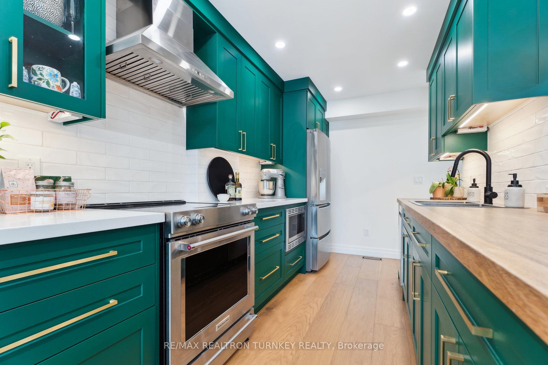 Photo 13 of 16 Mowat Crescent, Barrie, Letitia Heights — HOMEH