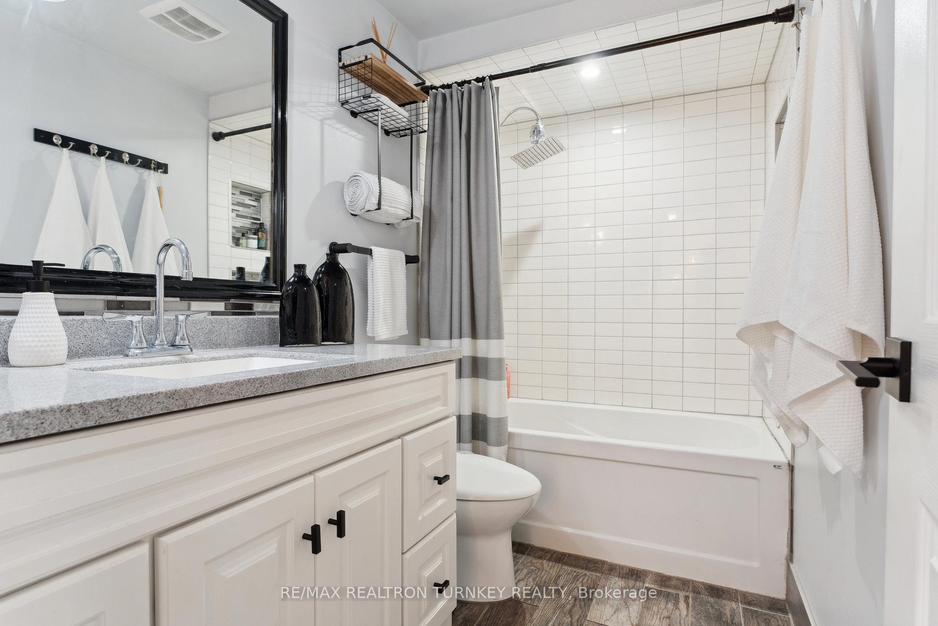 Photo 23 of 16 Mowat Crescent, Barrie, Letitia Heights — HOMEH