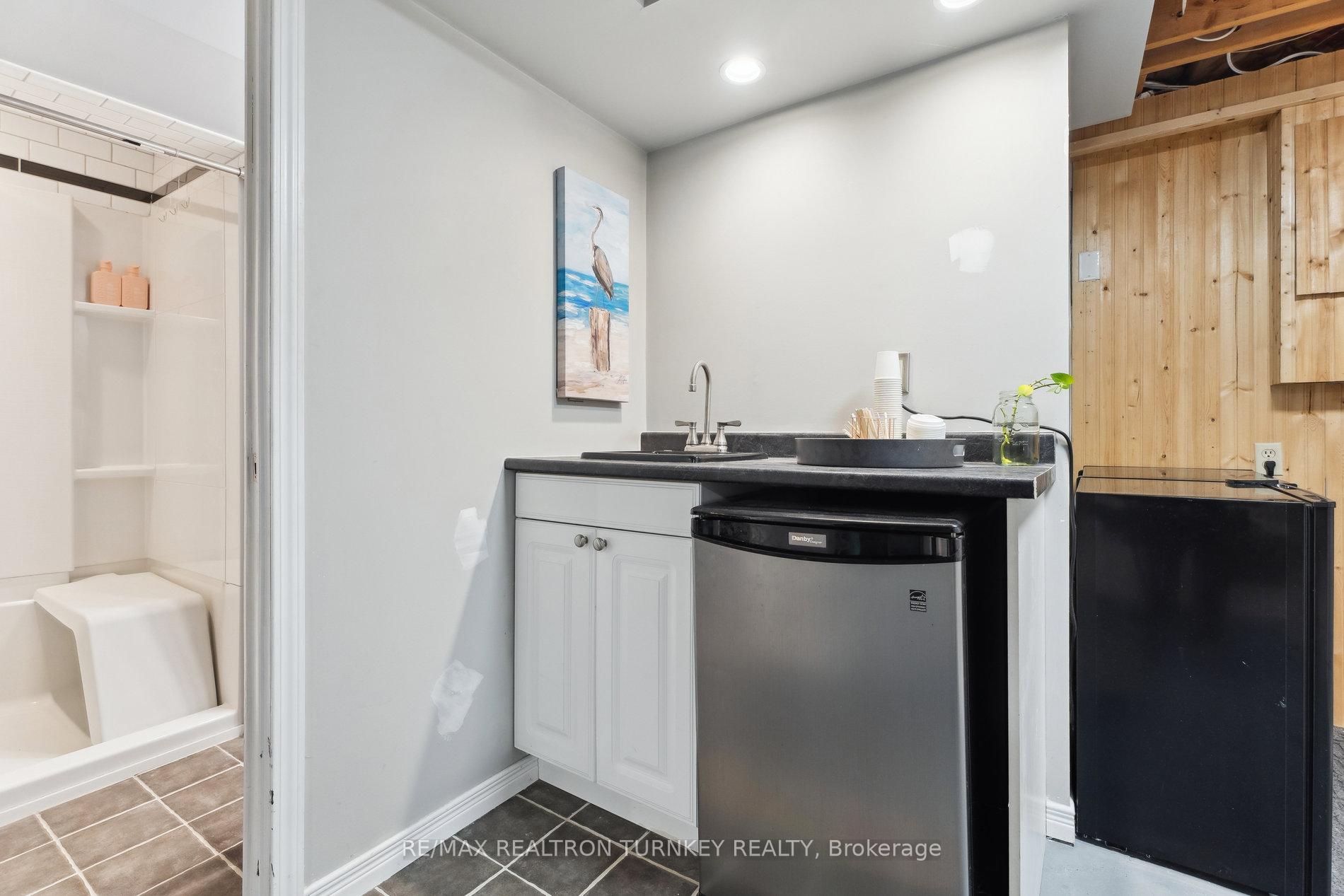 Photo 30 of 16 Mowat Crescent, Barrie, Letitia Heights — HOMEH