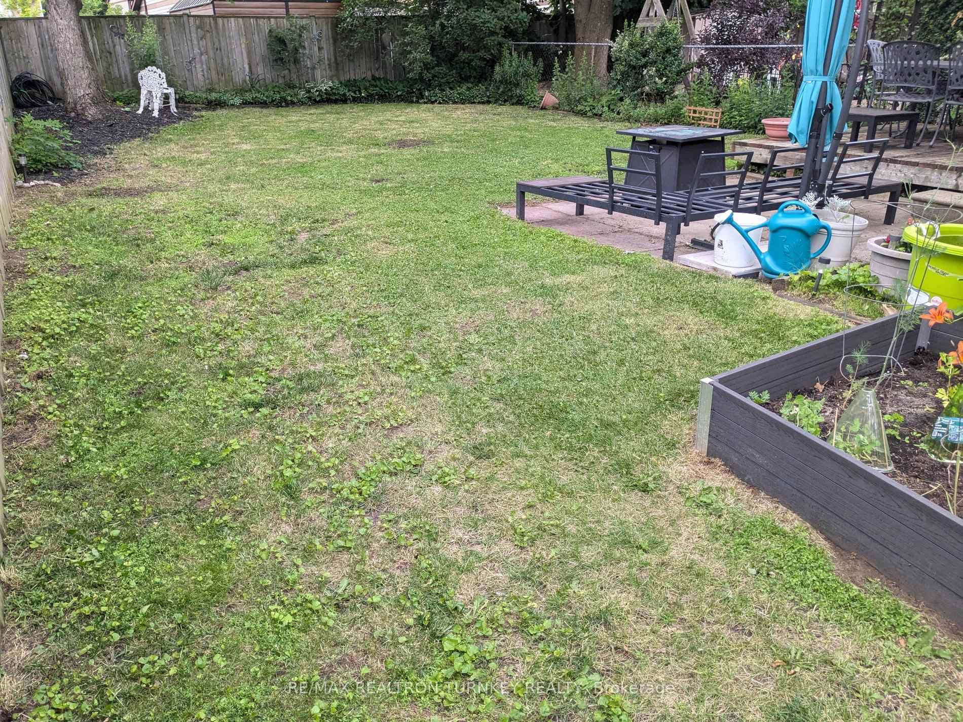 Photo 36 of 16 Mowat Crescent, Barrie, Letitia Heights — HOMEH