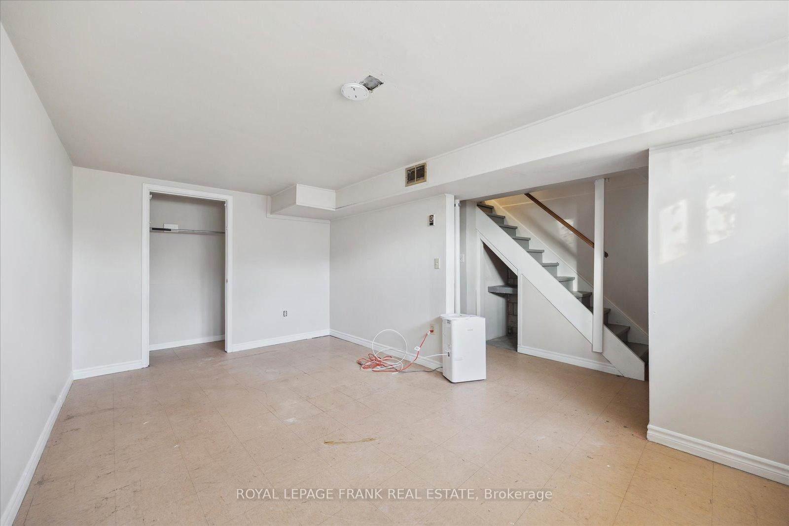 Photo 24 of 348 Pine Avenue, Oshawa, Vanier — HOMEH