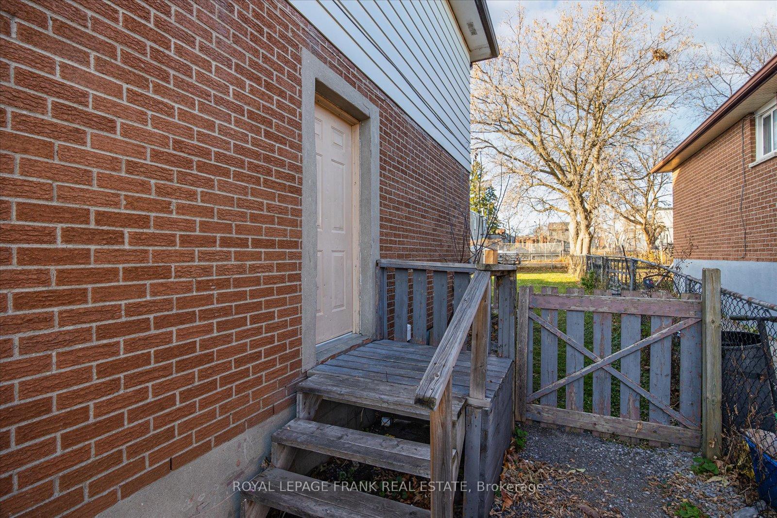 Photo 26 of 348 Pine Avenue, Oshawa, Vanier — HOMEH