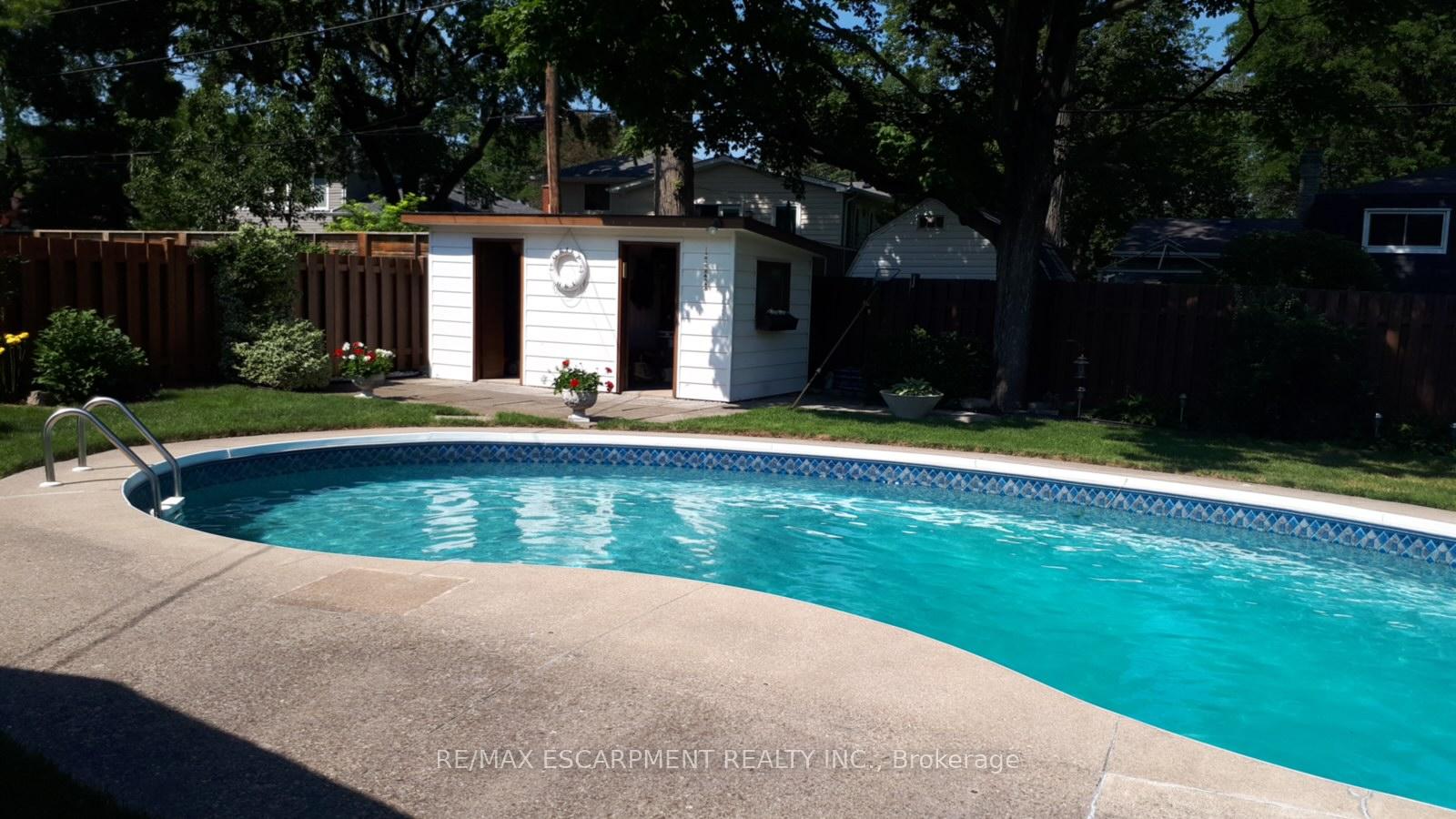 Photo 2 of 251 Tottenham Road, Burlington, Appleby — HOMEH
