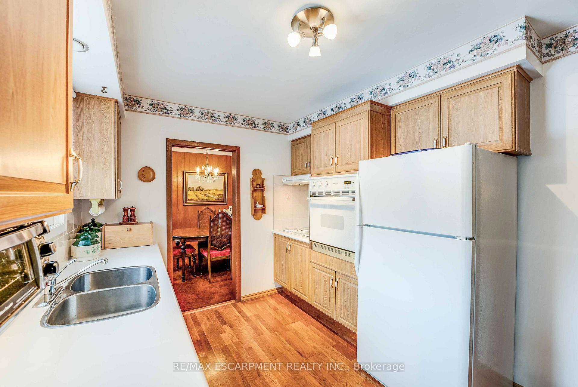 Photo 12 of 251 Tottenham Road, Burlington, Appleby — HOMEH
