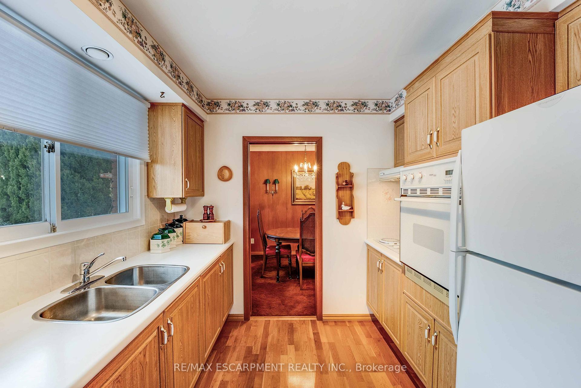 Photo 13 of 251 Tottenham Road, Burlington, Appleby — HOMEH