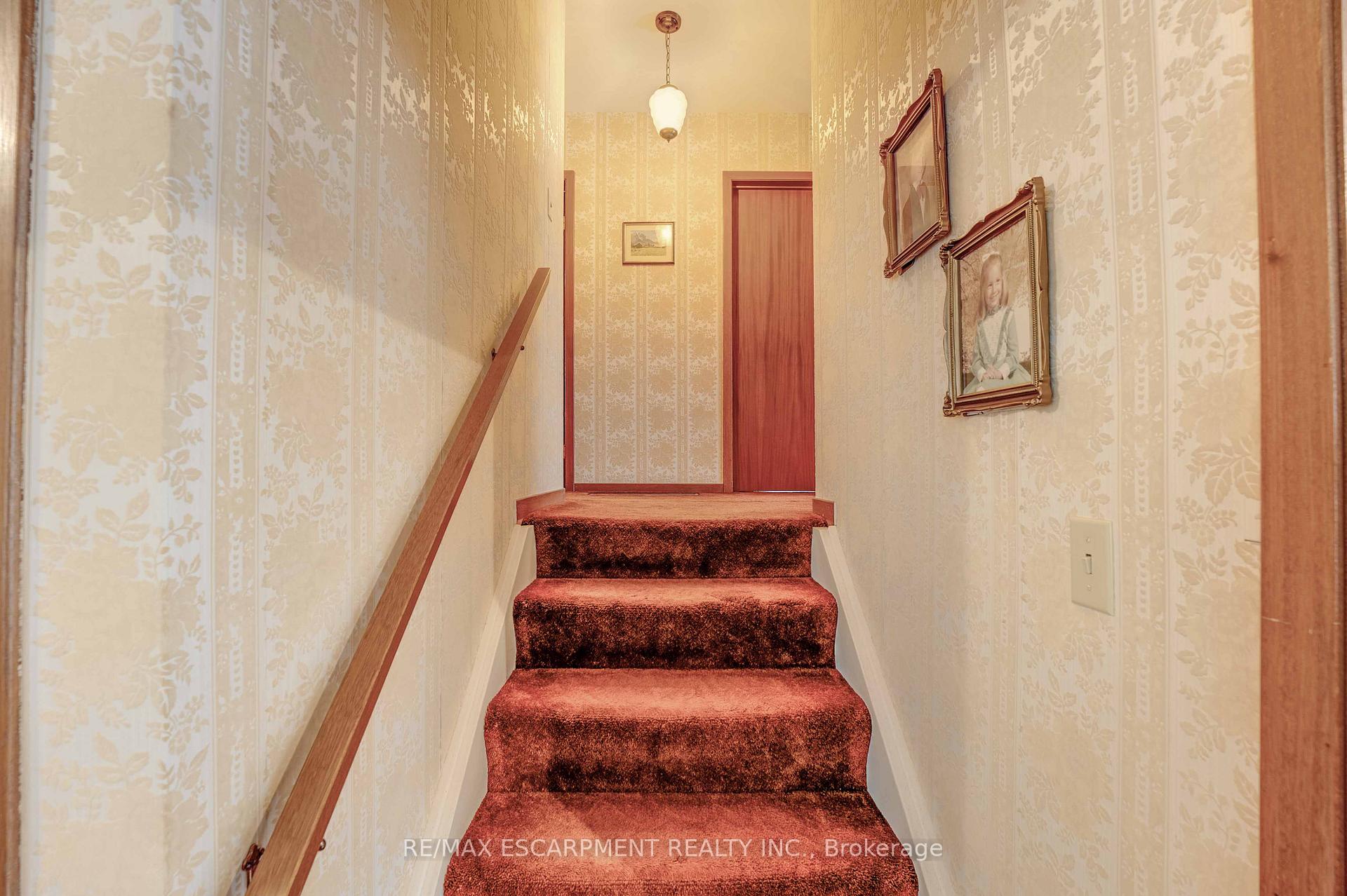 Photo 14 of 251 Tottenham Road, Burlington, Appleby — HOMEH