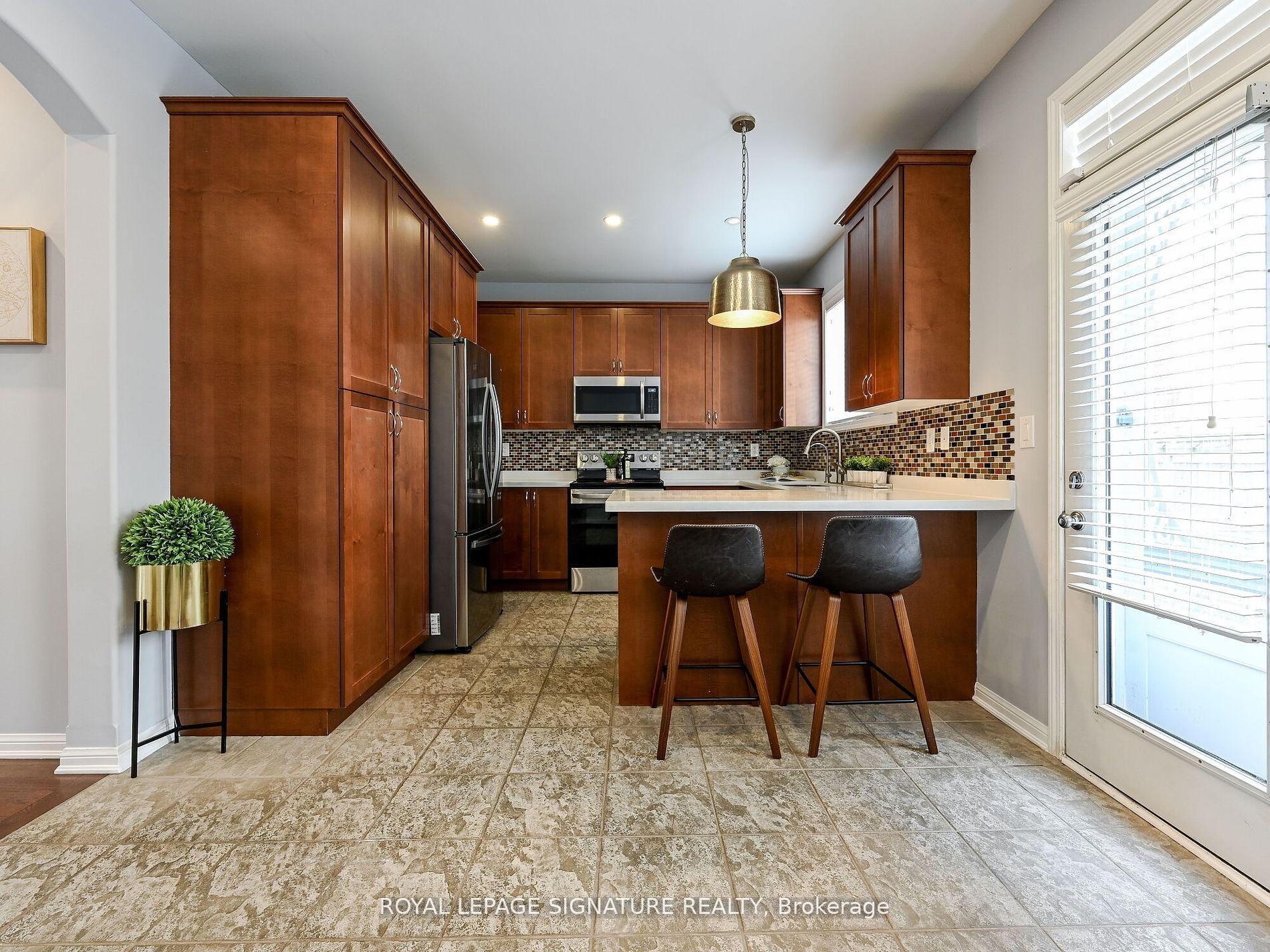 Photo 16 of 3207 Munson Crescent, Burlington, Alton — HOMEH