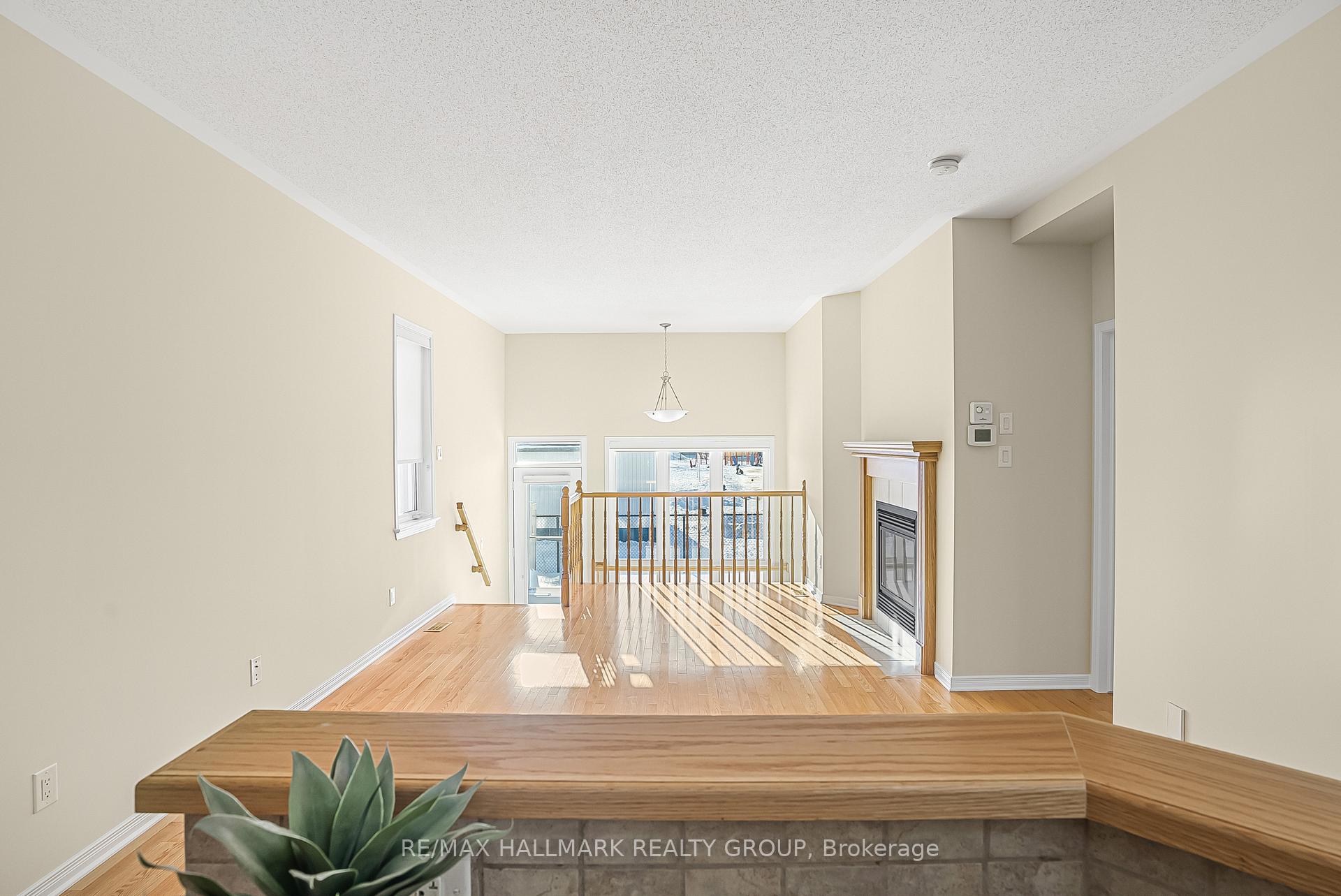 Photo 13 of 286 Harthill Way W, Ottawa, Barrhaven - Heritage Park — HOMEH