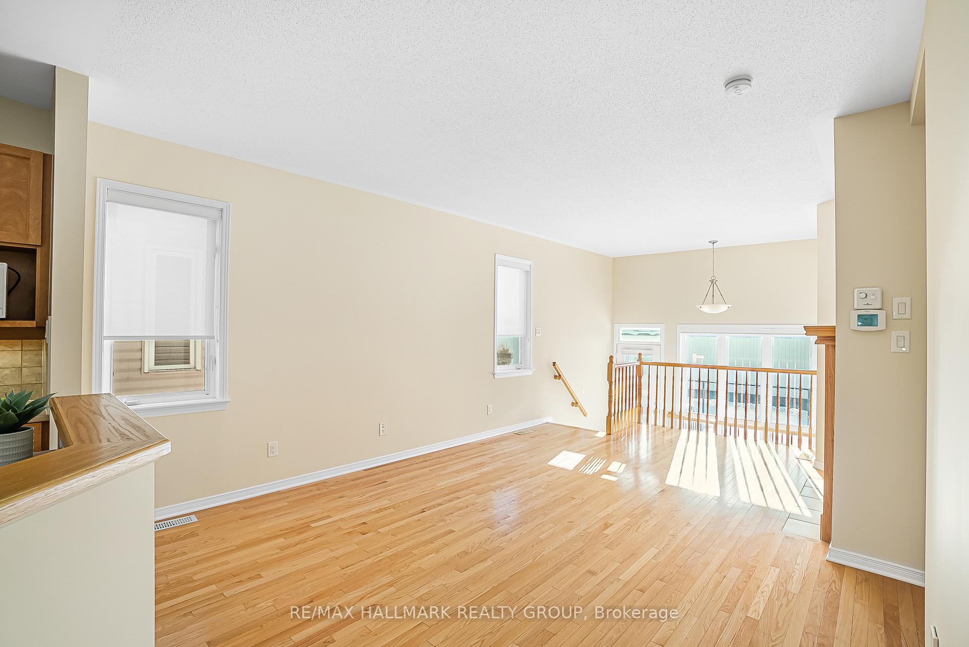 Photo 14 of 286 Harthill Way W, Ottawa, Barrhaven - Heritage Park — HOMEH