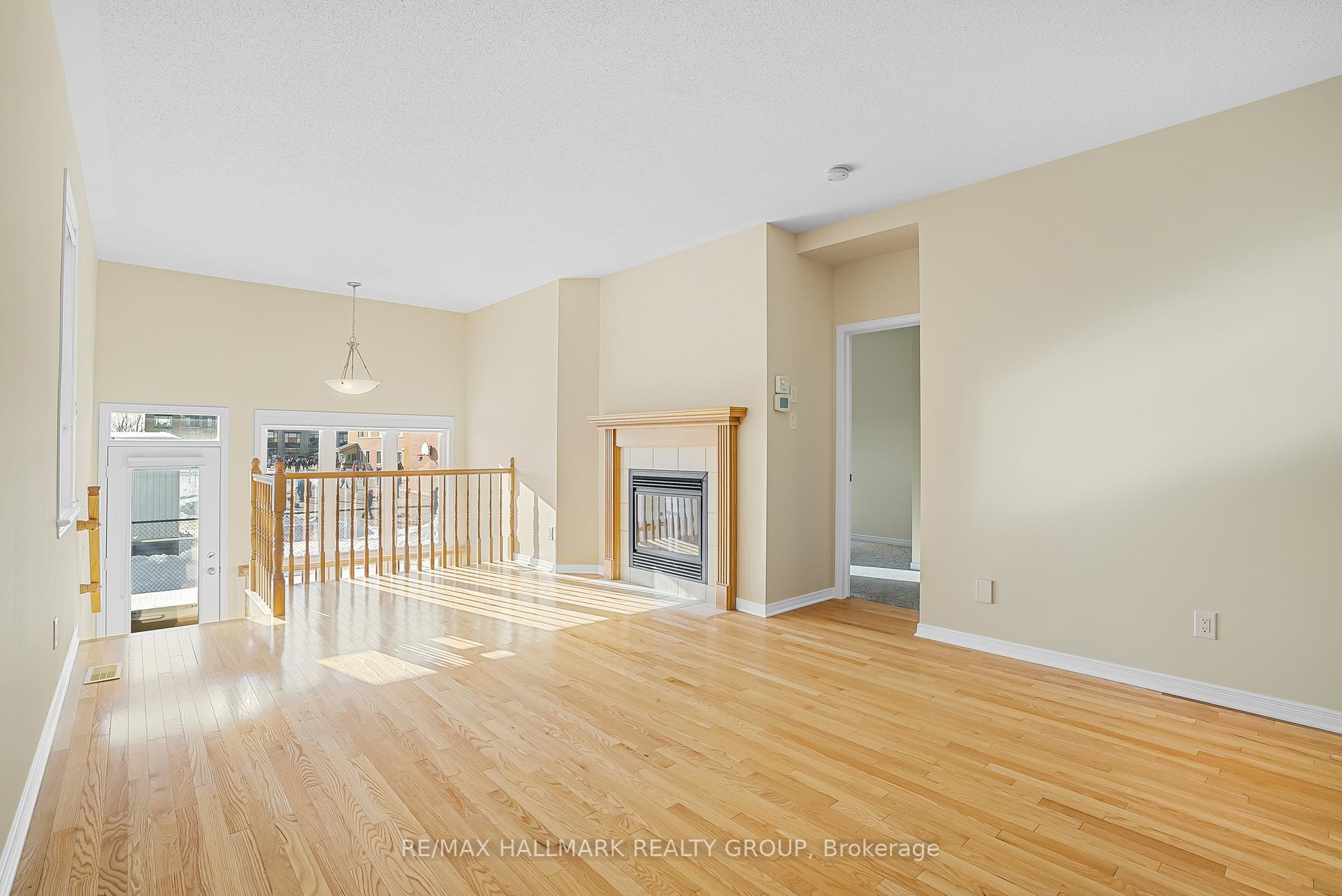 Photo 15 of 286 Harthill Way W, Ottawa, Barrhaven - Heritage Park — HOMEH