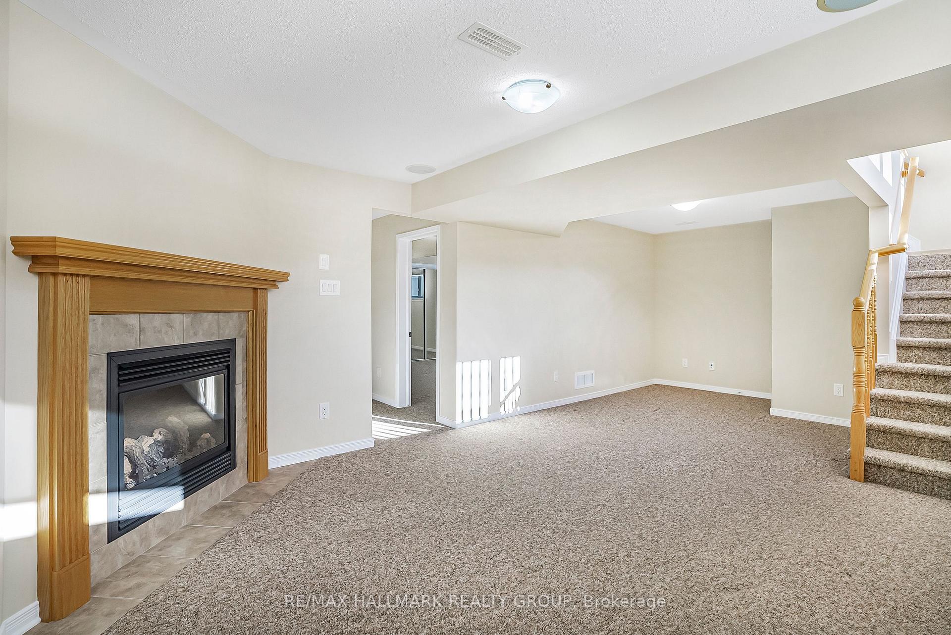 Photo 22 of 286 Harthill Way W, Ottawa, Barrhaven - Heritage Park — HOMEH