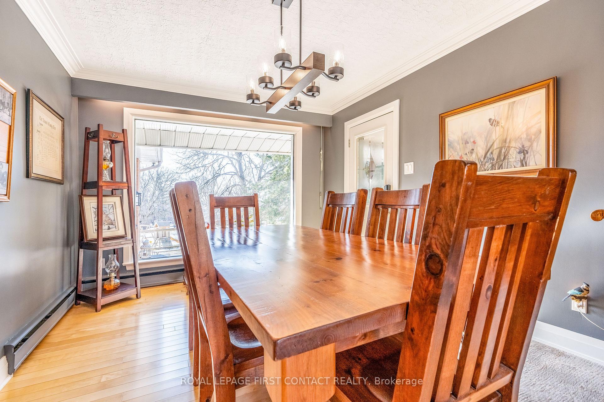 Photo 4 of 8 Brookdale Drive, Barrie, Sunnidale — HOMEH