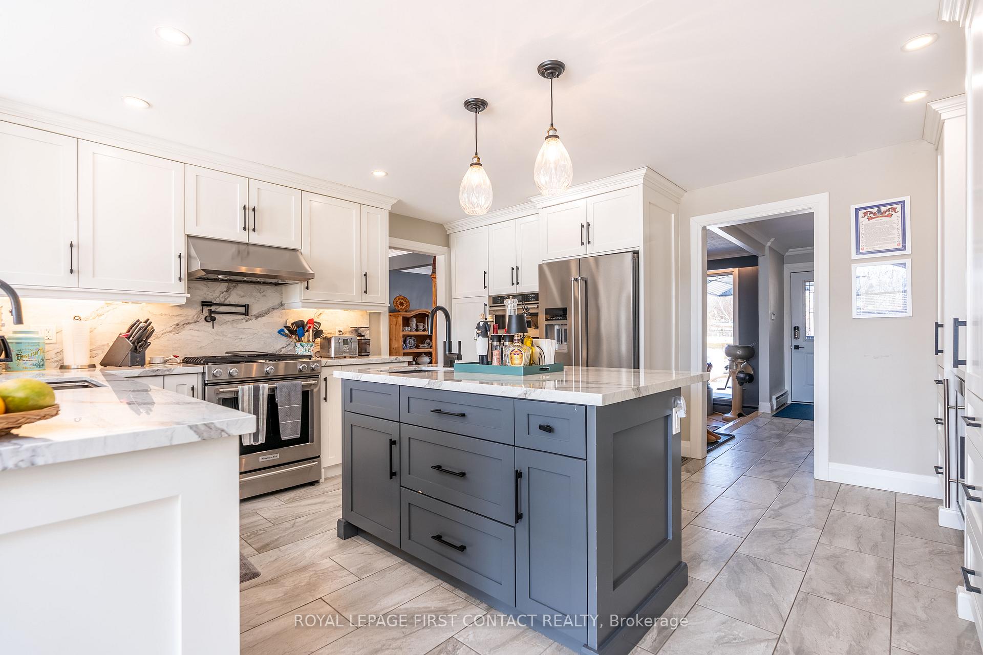 Photo 5 of 8 Brookdale Drive, Barrie, Sunnidale — HOMEH