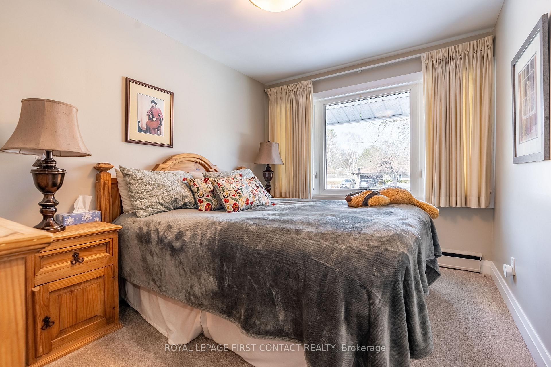 Photo 13 of 8 Brookdale Drive, Barrie, Sunnidale — HOMEH