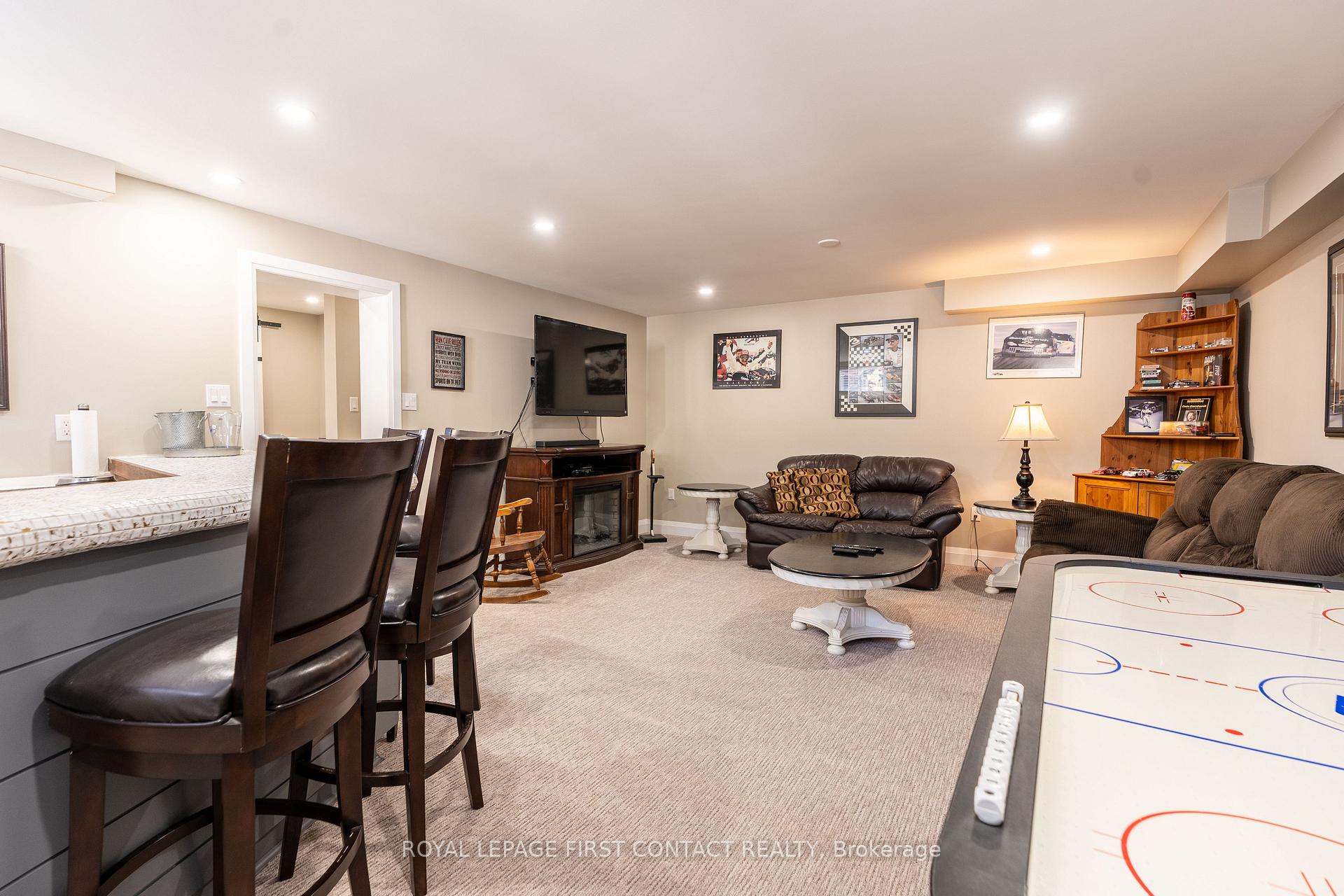 Photo 17 of 8 Brookdale Drive, Barrie, Sunnidale — HOMEH