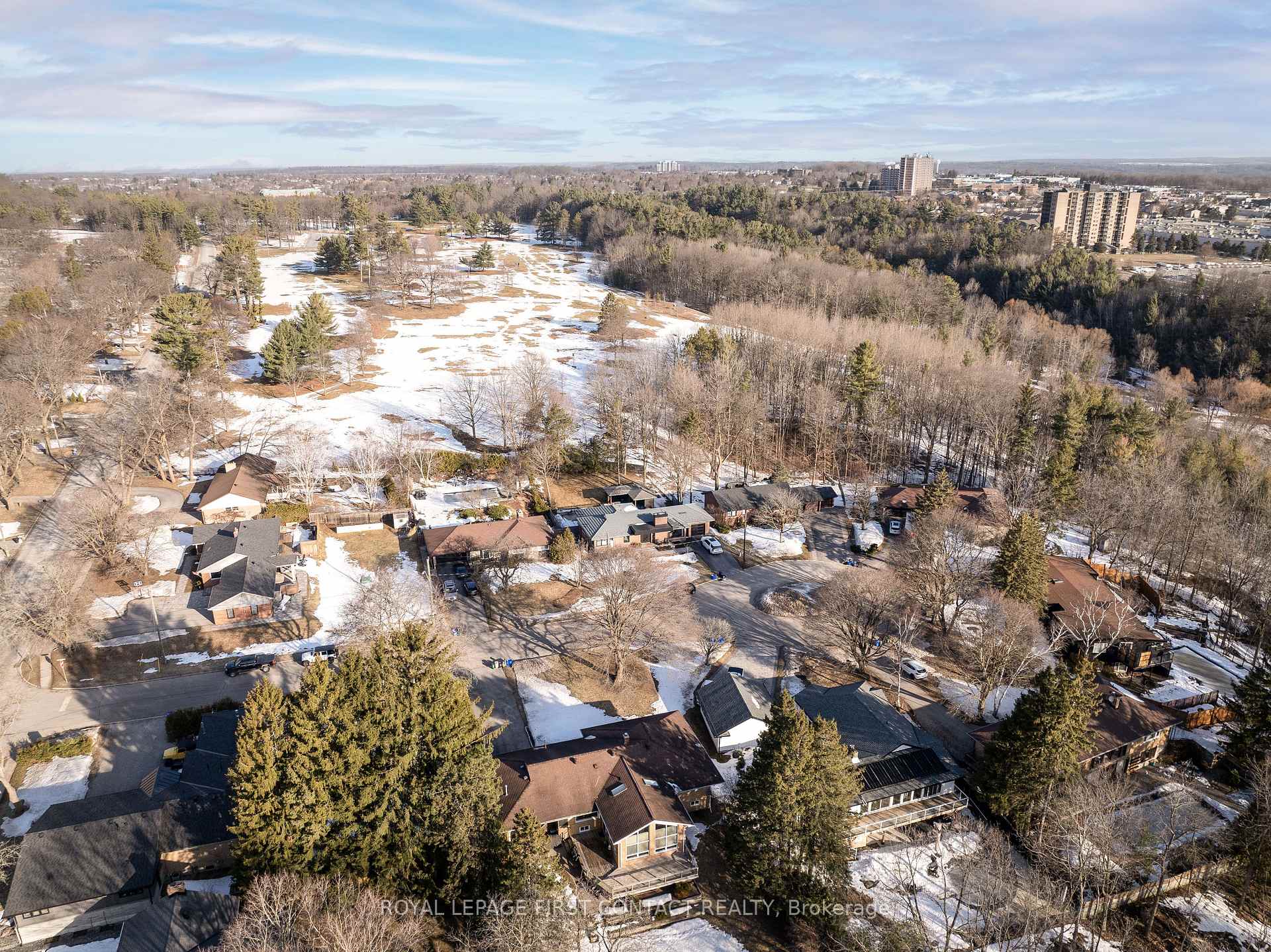 Photo 24 of 8 Brookdale Drive, Barrie, Sunnidale — HOMEH
