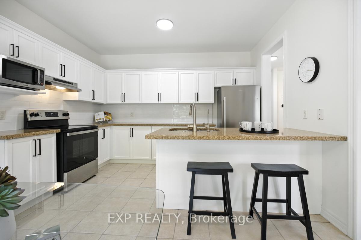 Photo 3 of 36 Secinaro Avenue, Hamilton, Meadowlands — HOMEH