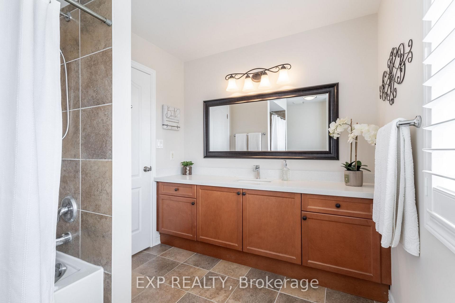Photo 17 of 36 Secinaro Avenue, Hamilton, Meadowlands — HOMEH