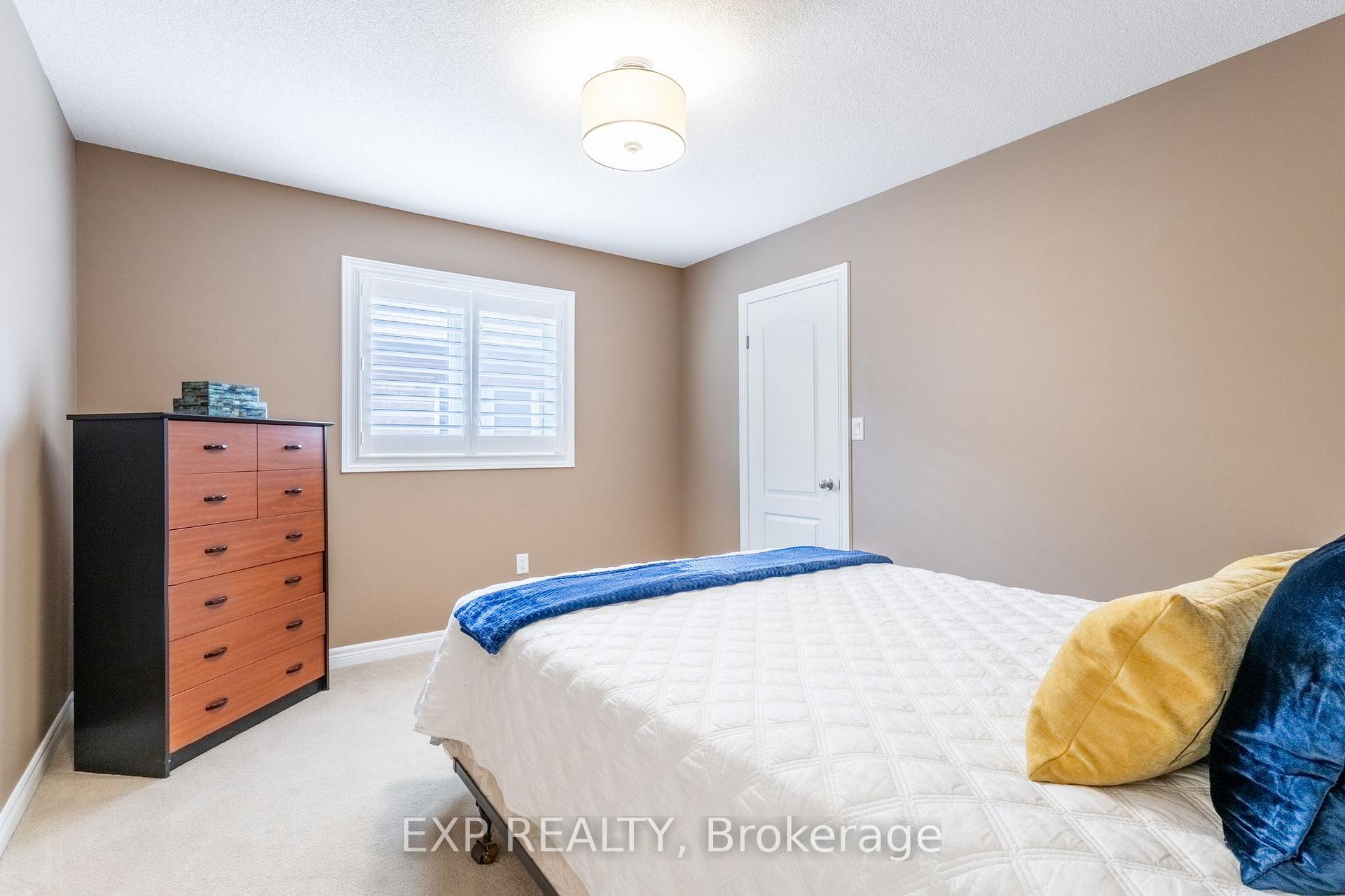Photo 18 of 36 Secinaro Avenue, Hamilton, Meadowlands — HOMEH