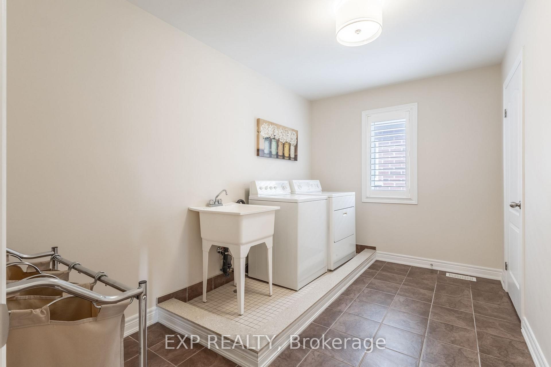 Photo 19 of 36 Secinaro Avenue, Hamilton, Meadowlands — HOMEH