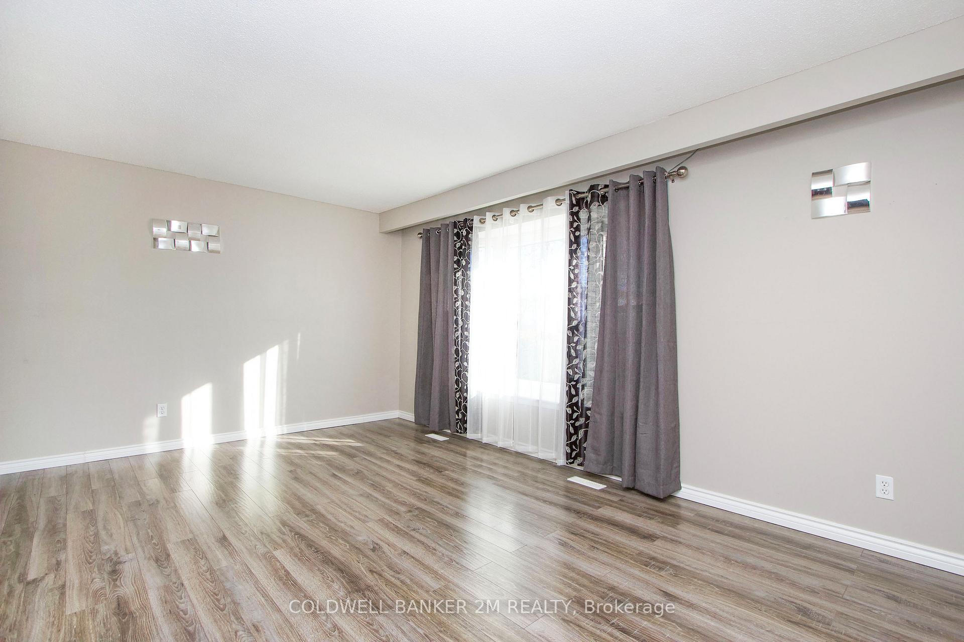 Photo 3 of 1270 Astra Avenue, Oshawa, Eastdale — HOMEH