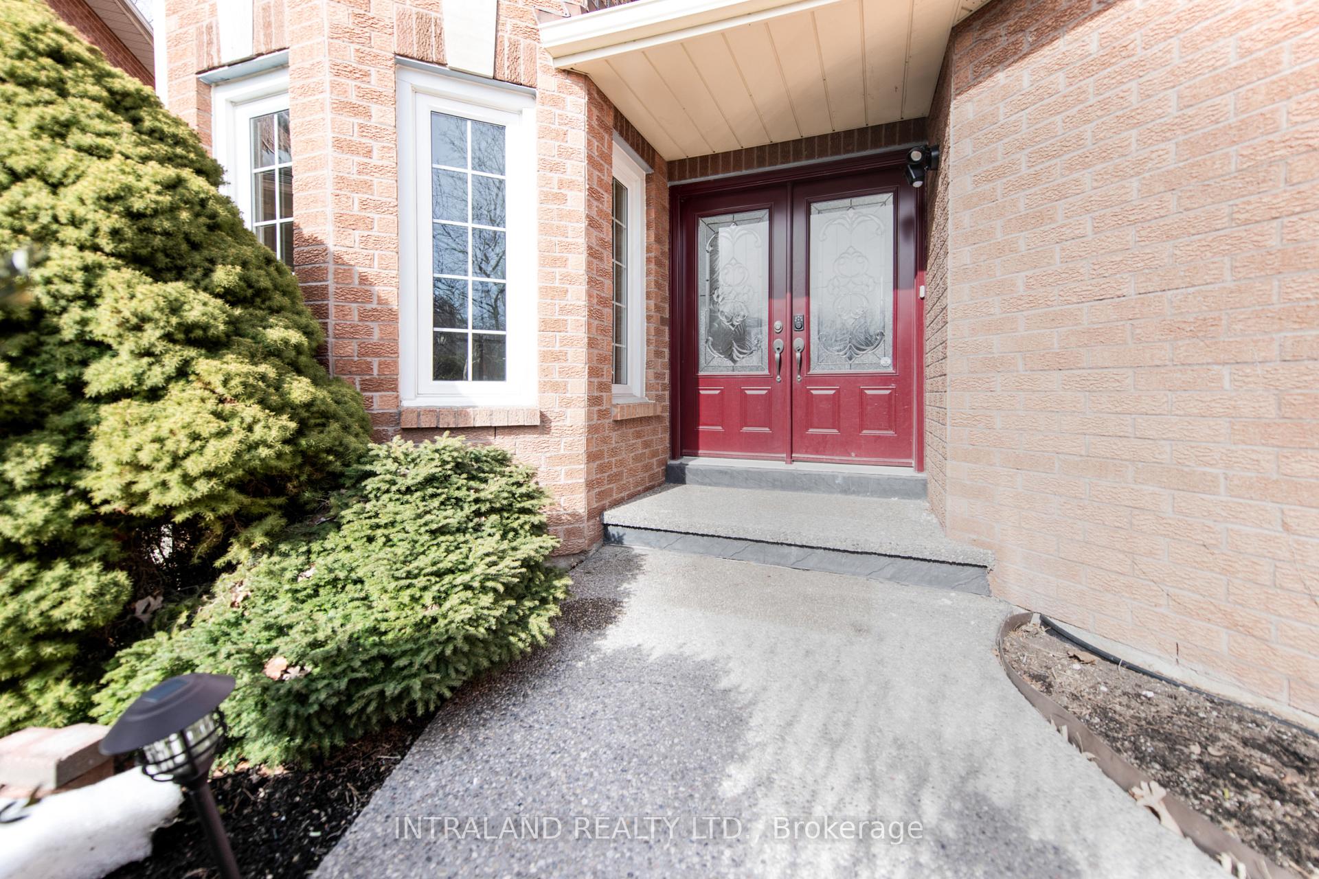 Photo 5 of 109 Vivians Crescent, Brampton, Fletcher's West — HOMEH