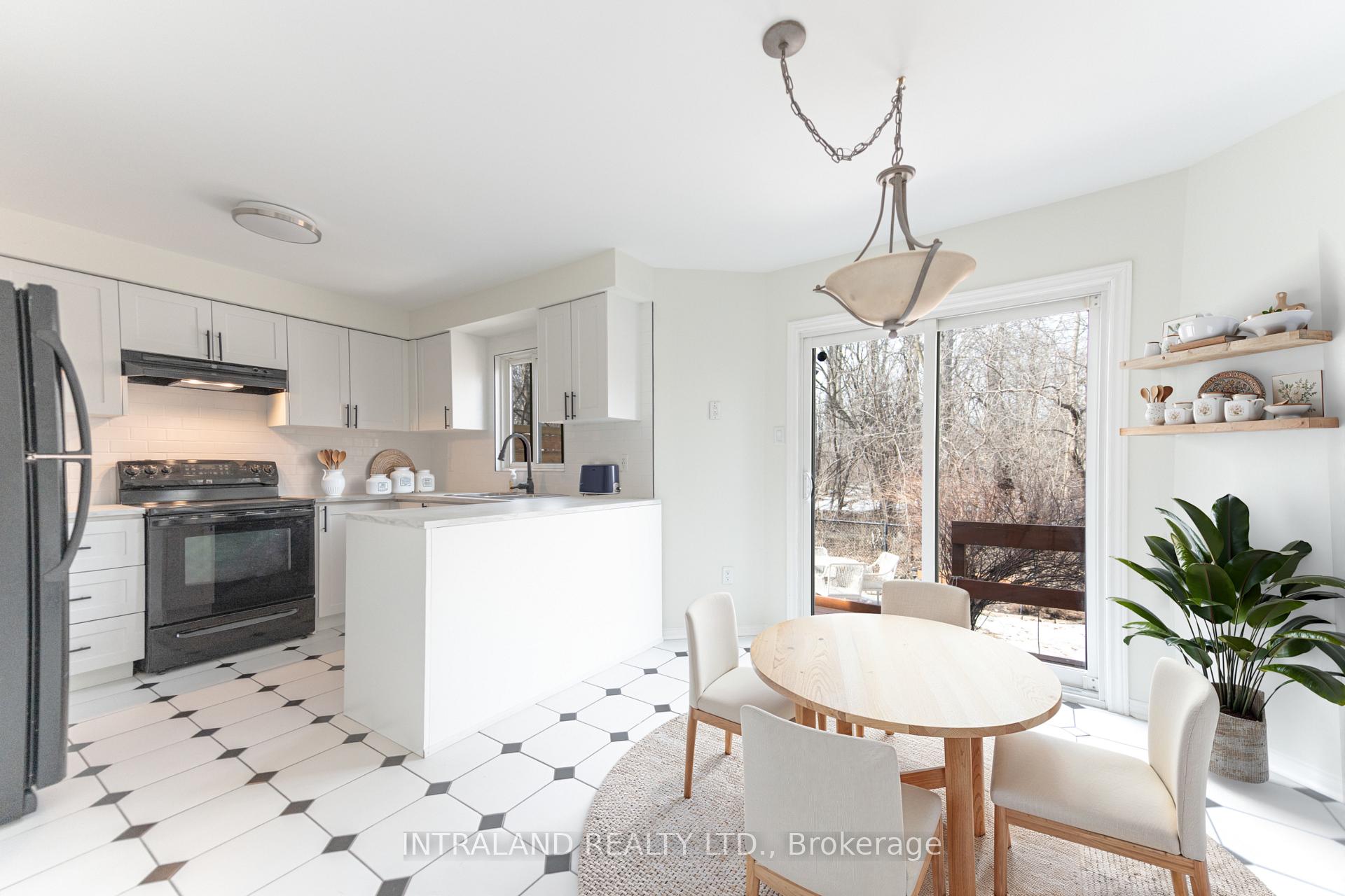 Photo 12 of 109 Vivians Crescent, Brampton, Fletcher's West — HOMEH