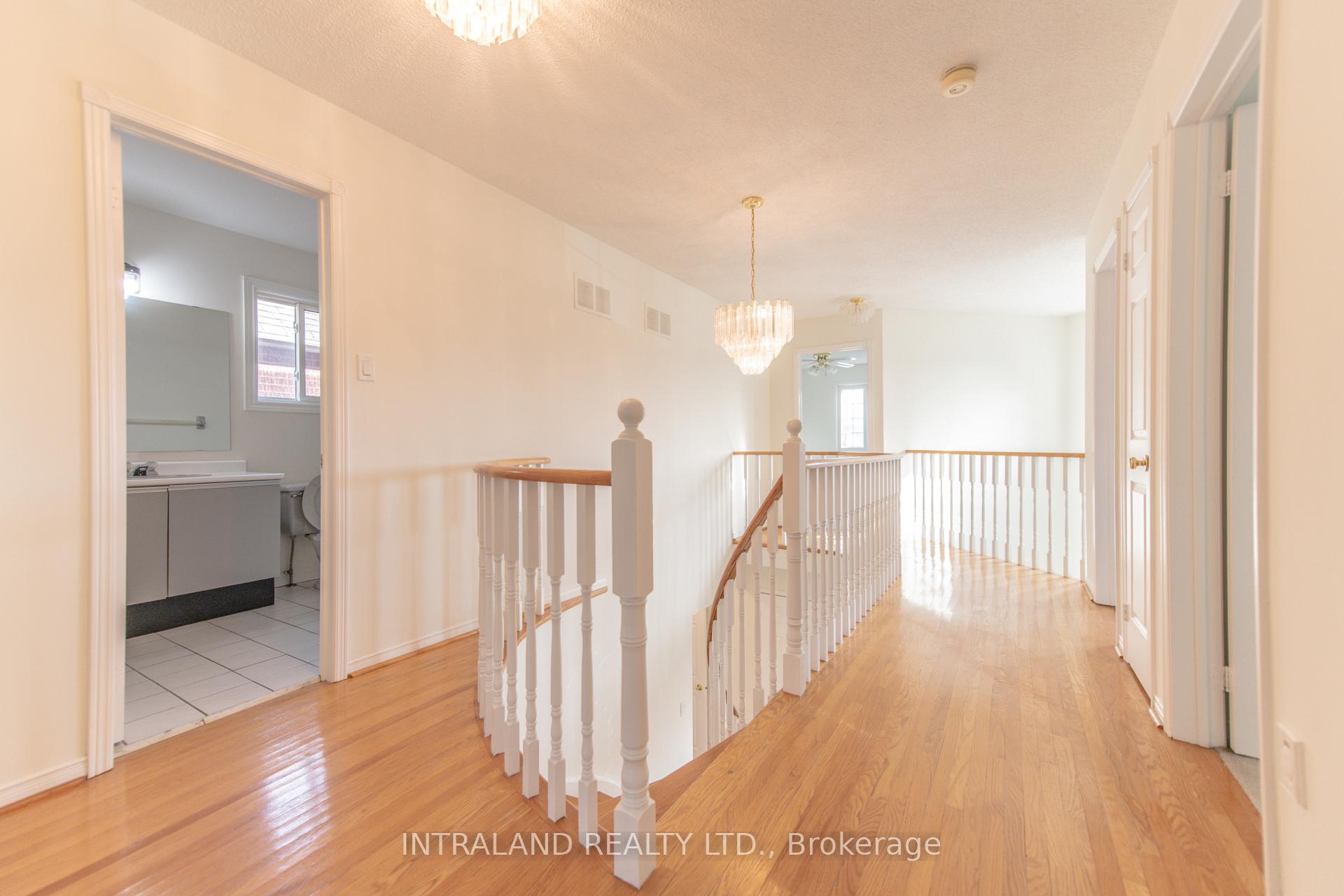 Photo 14 of 109 Vivians Crescent, Brampton, Fletcher's West — HOMEH
