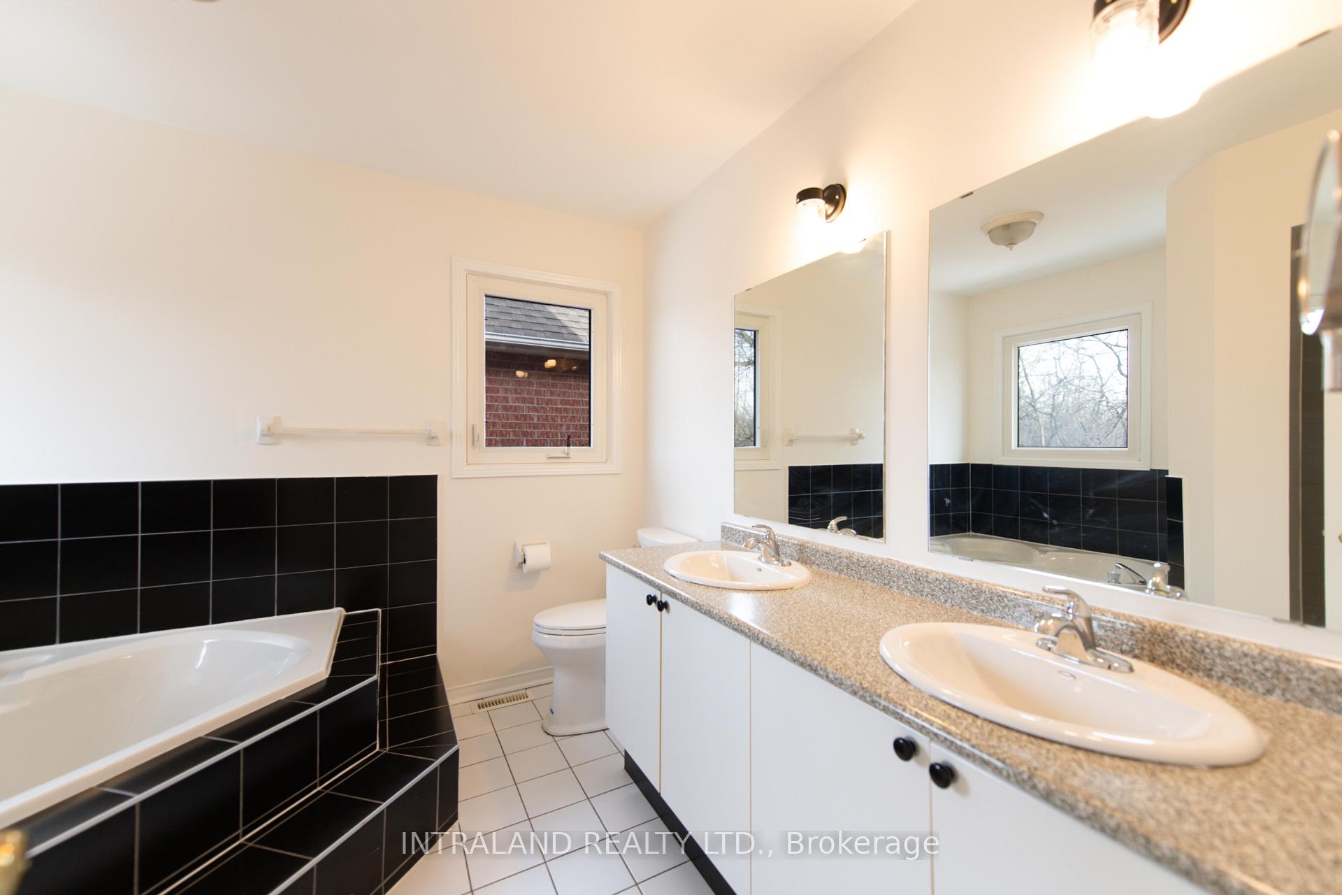 Photo 17 of 109 Vivians Crescent, Brampton, Fletcher's West — HOMEH