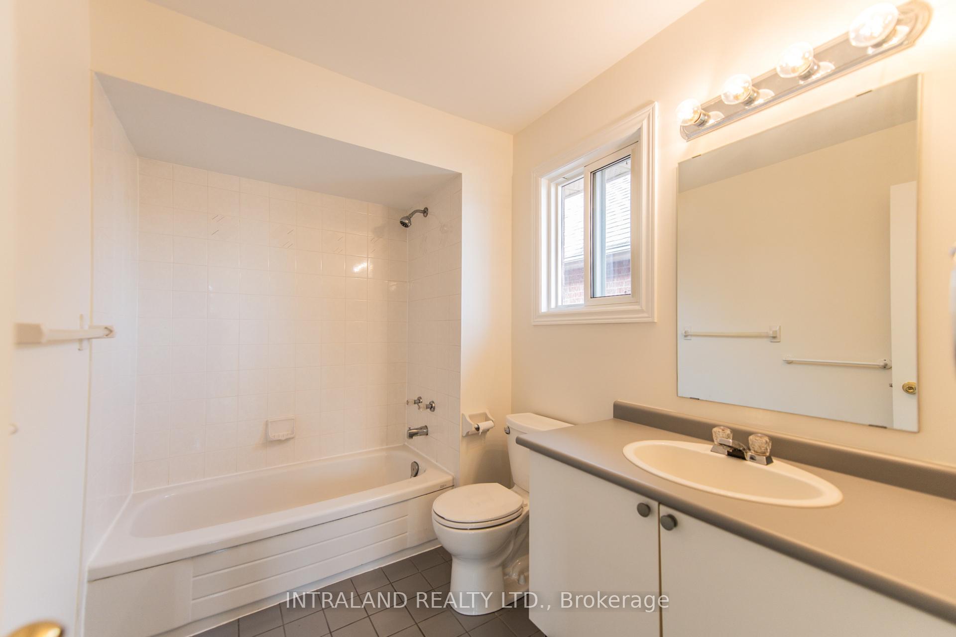 Photo 18 of 109 Vivians Crescent, Brampton, Fletcher's West — HOMEH