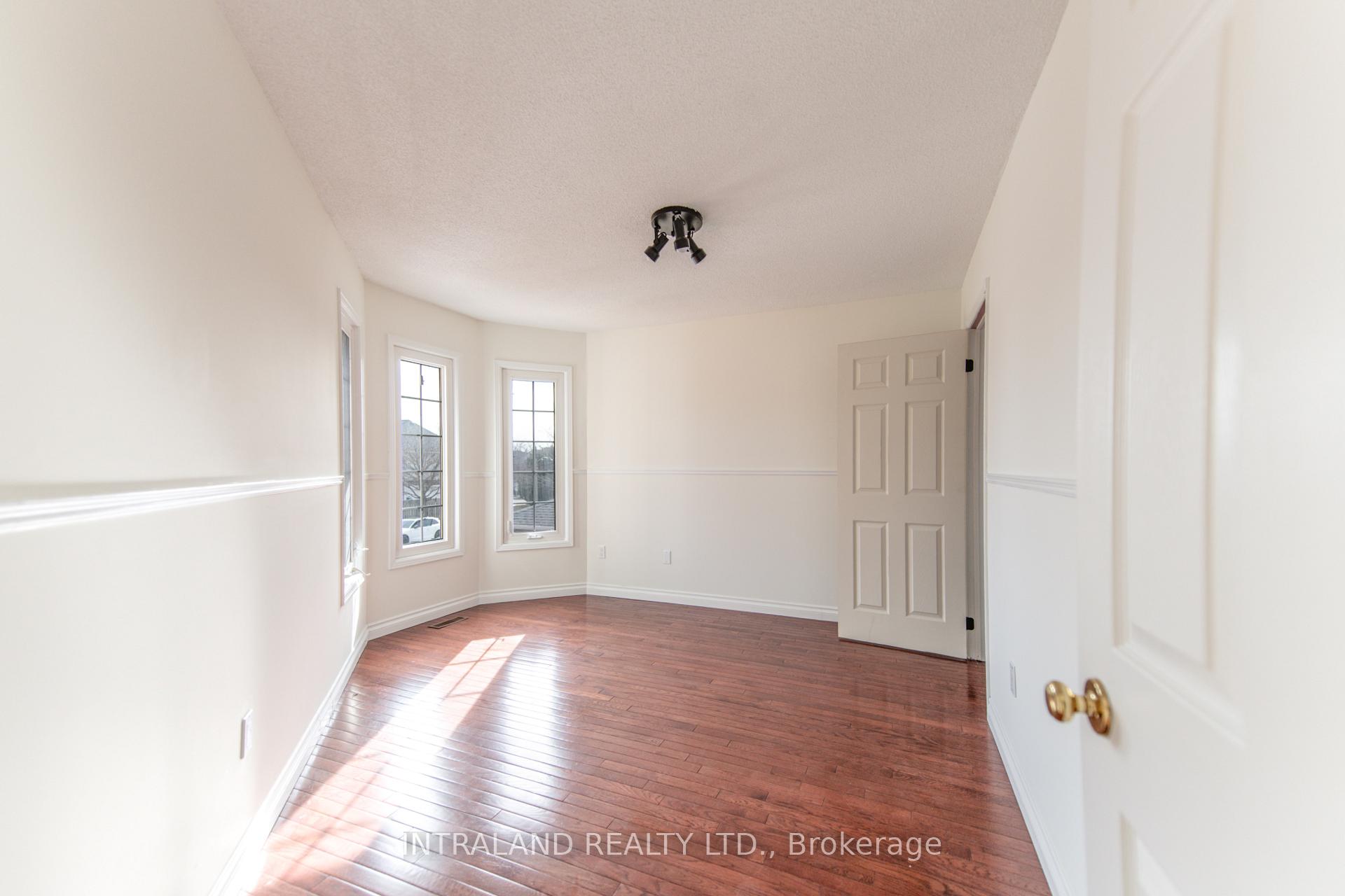 Photo 21 of 109 Vivians Crescent, Brampton, Fletcher's West — HOMEH