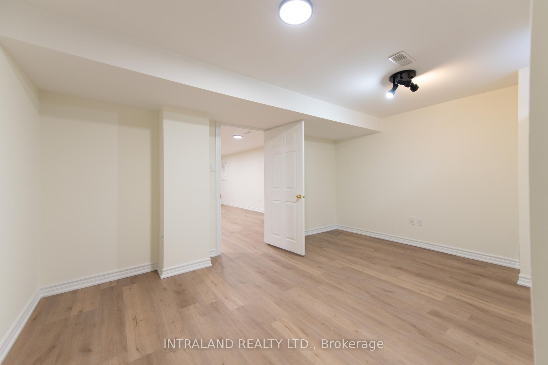 Photo 28 of 109 Vivians Crescent, Brampton, Fletcher's West — HOMEH