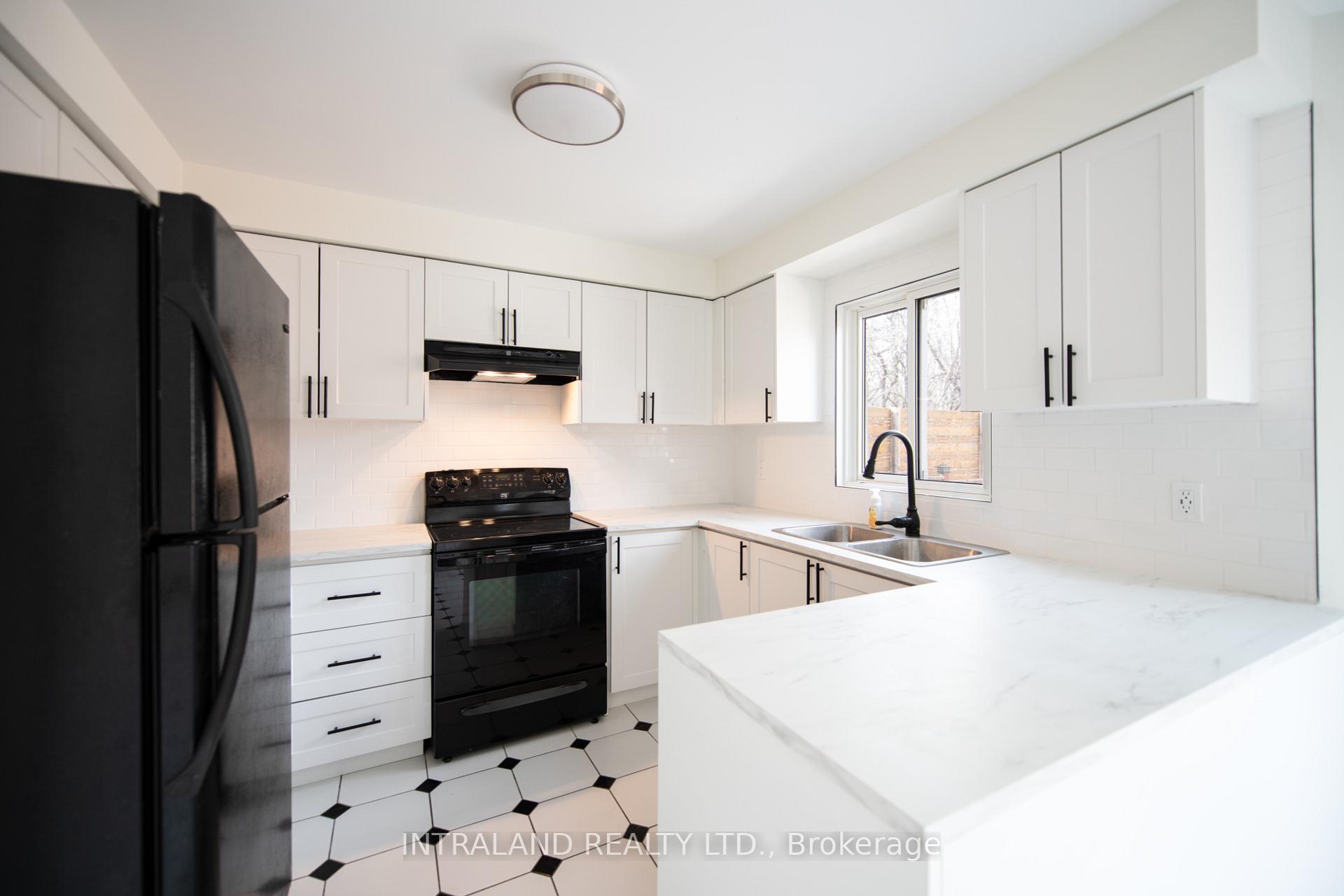 Photo 36 of 109 Vivians Crescent, Brampton, Fletcher's West — HOMEH