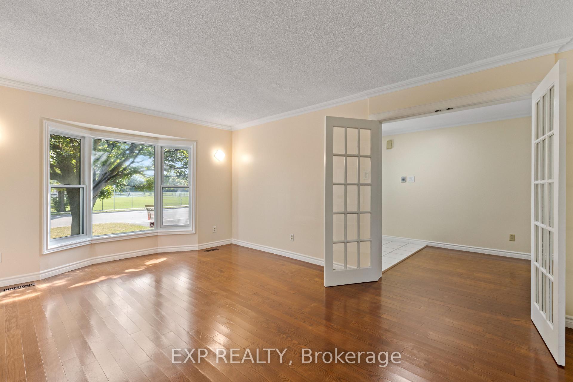 Photo 11 of 460 Grove Street E, Barrie, Grove East — HOMEH