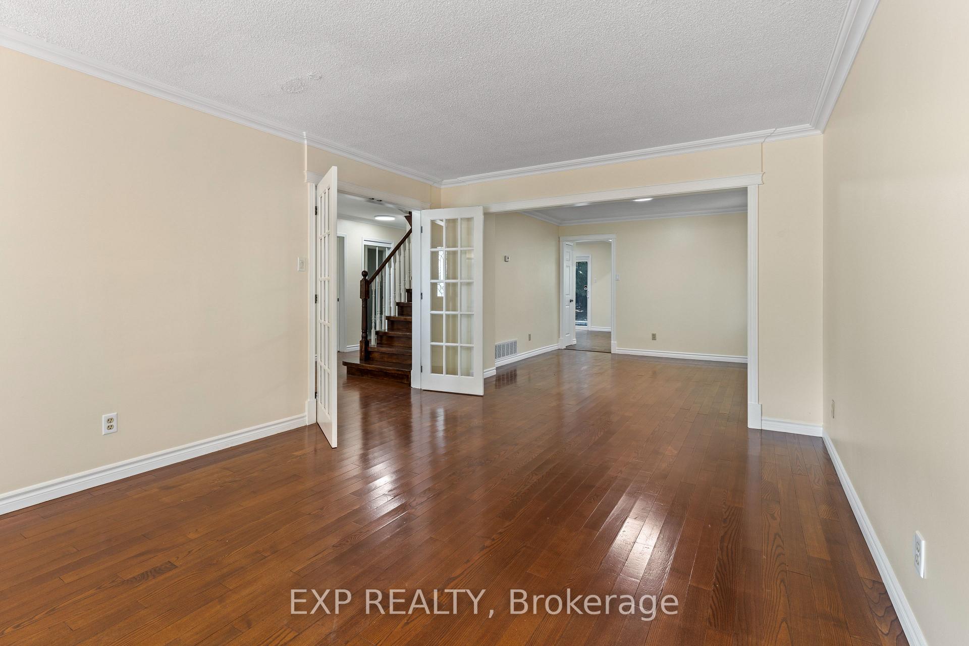 Photo 12 of 460 Grove Street E, Barrie, Grove East — HOMEH