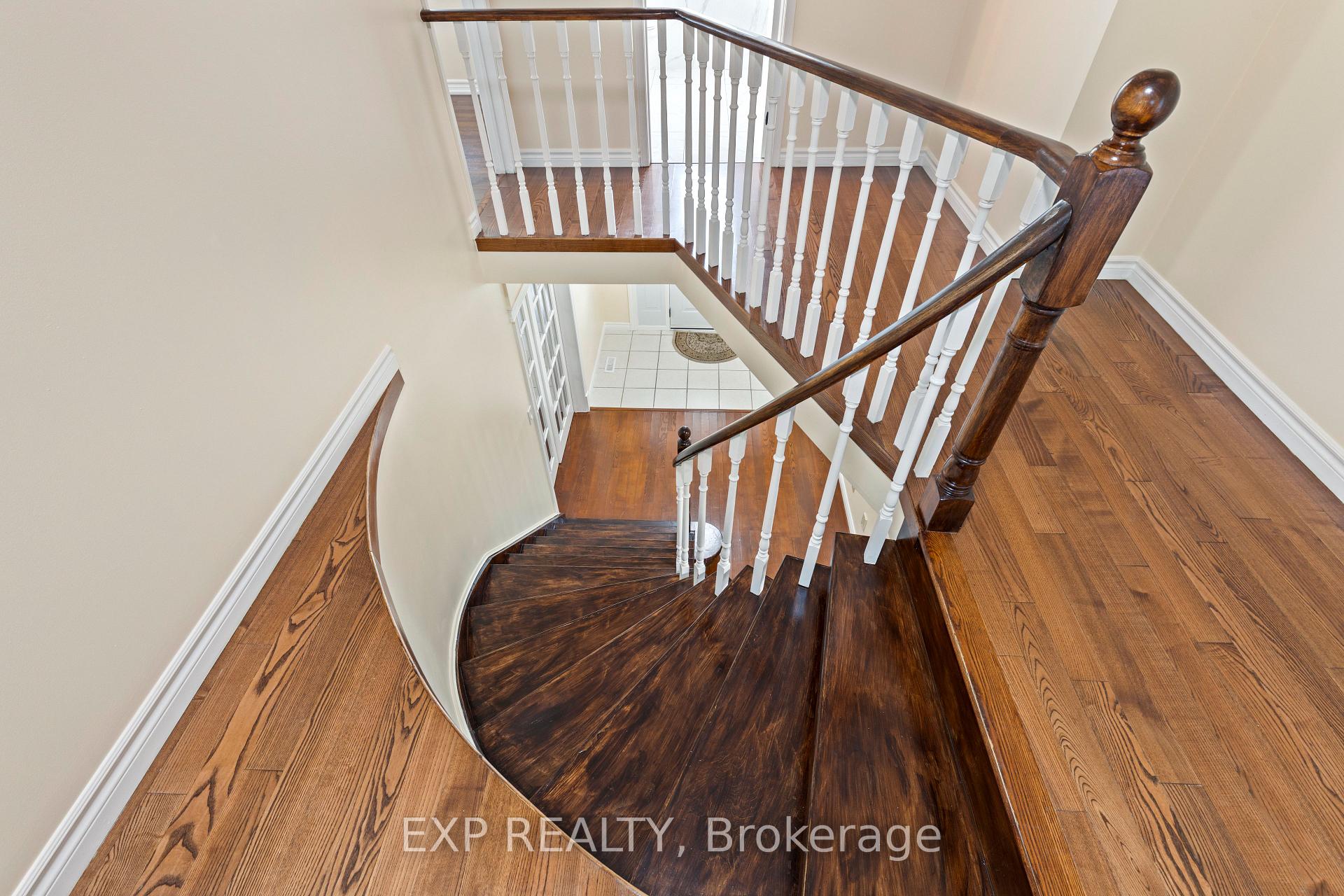 Photo 16 of 460 Grove Street E, Barrie, Grove East — HOMEH