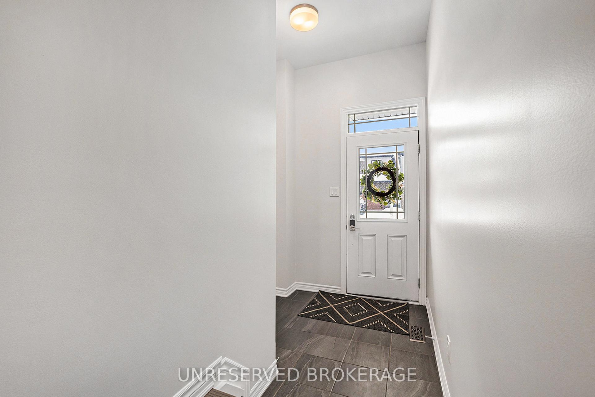 Photo 4 of 844 Snap Hook Crescent, Ottawa, Barrhaven - Half Moon Bay — HOMEH