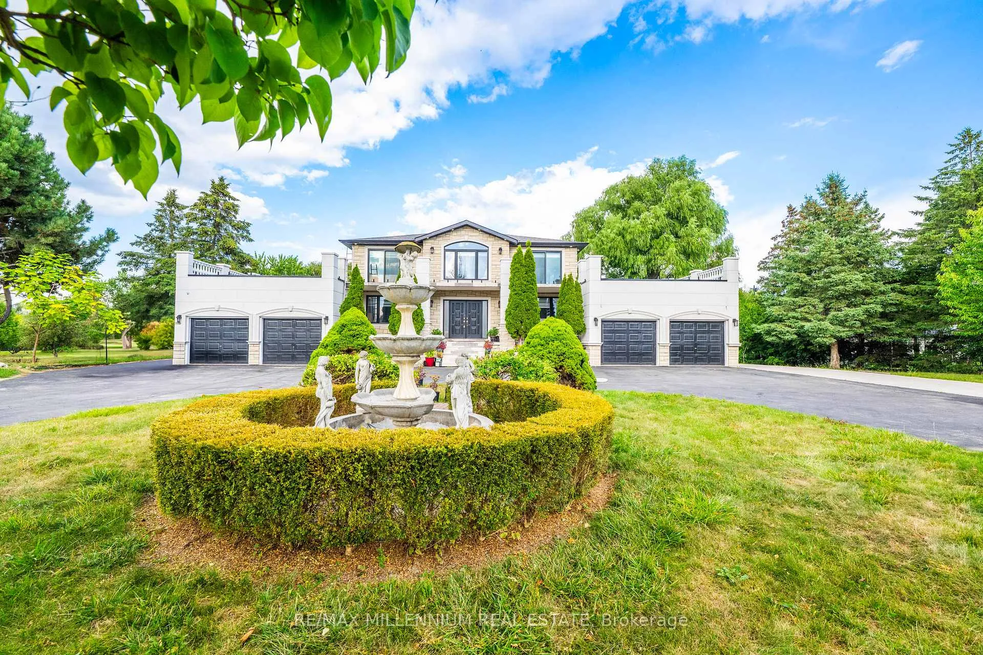 Photo 5 of 15 Julian Drive, Brampton, Bram East — HOMEH