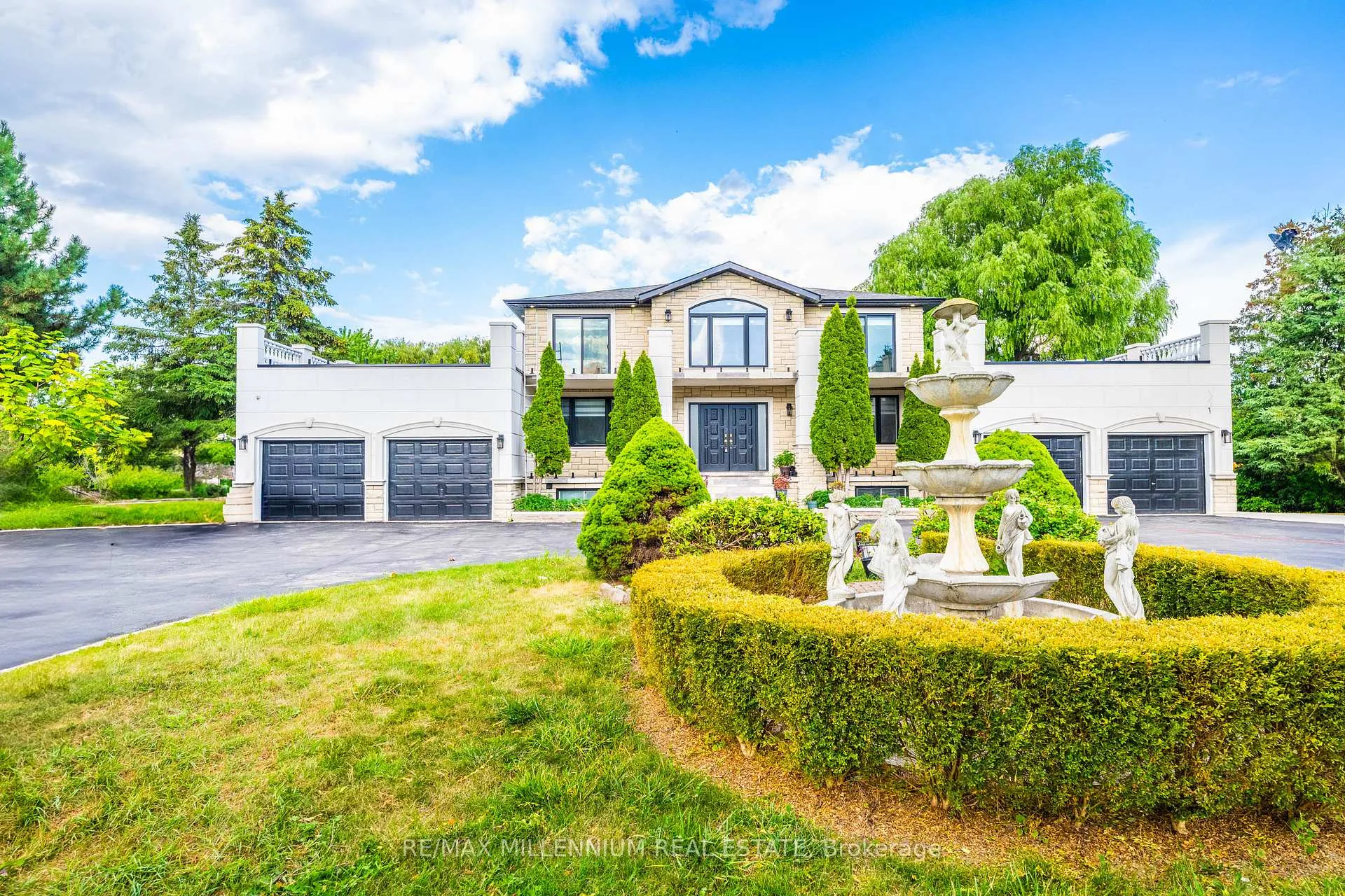 Photo 6 of 15 Julian Drive, Brampton, Bram East — HOMEH