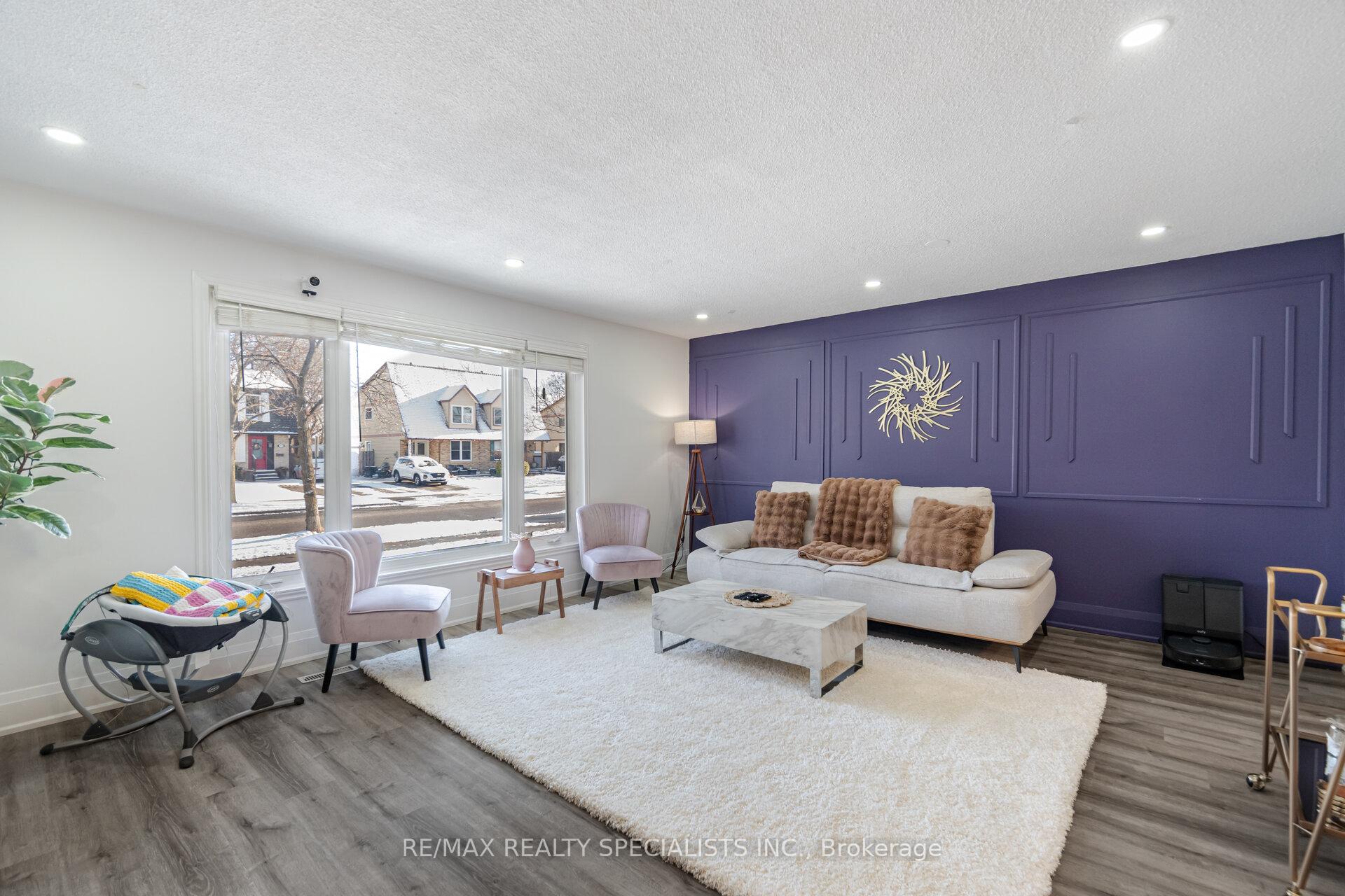 Photo 2 of 2289 Melissa Crescent, Burlington, Brant Hills — HOMEH