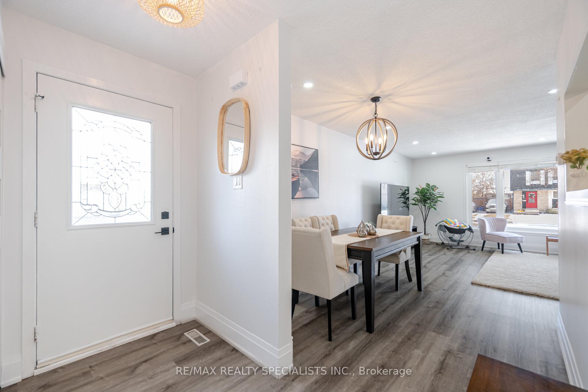 Photo 4 of 2289 Melissa Crescent, Burlington, Brant Hills — HOMEH