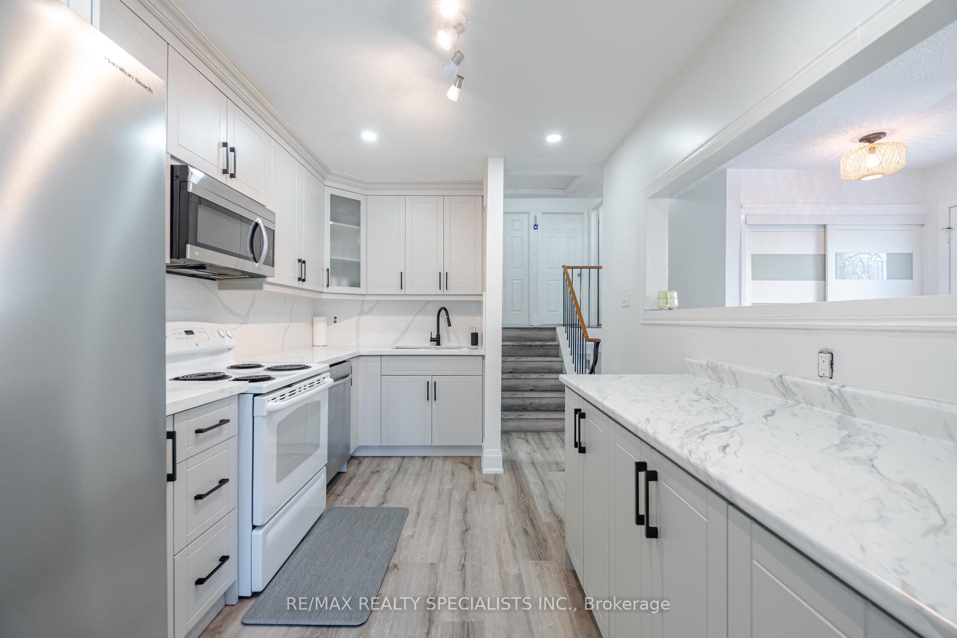 Photo 9 of 2289 Melissa Crescent, Burlington, Brant Hills — HOMEH