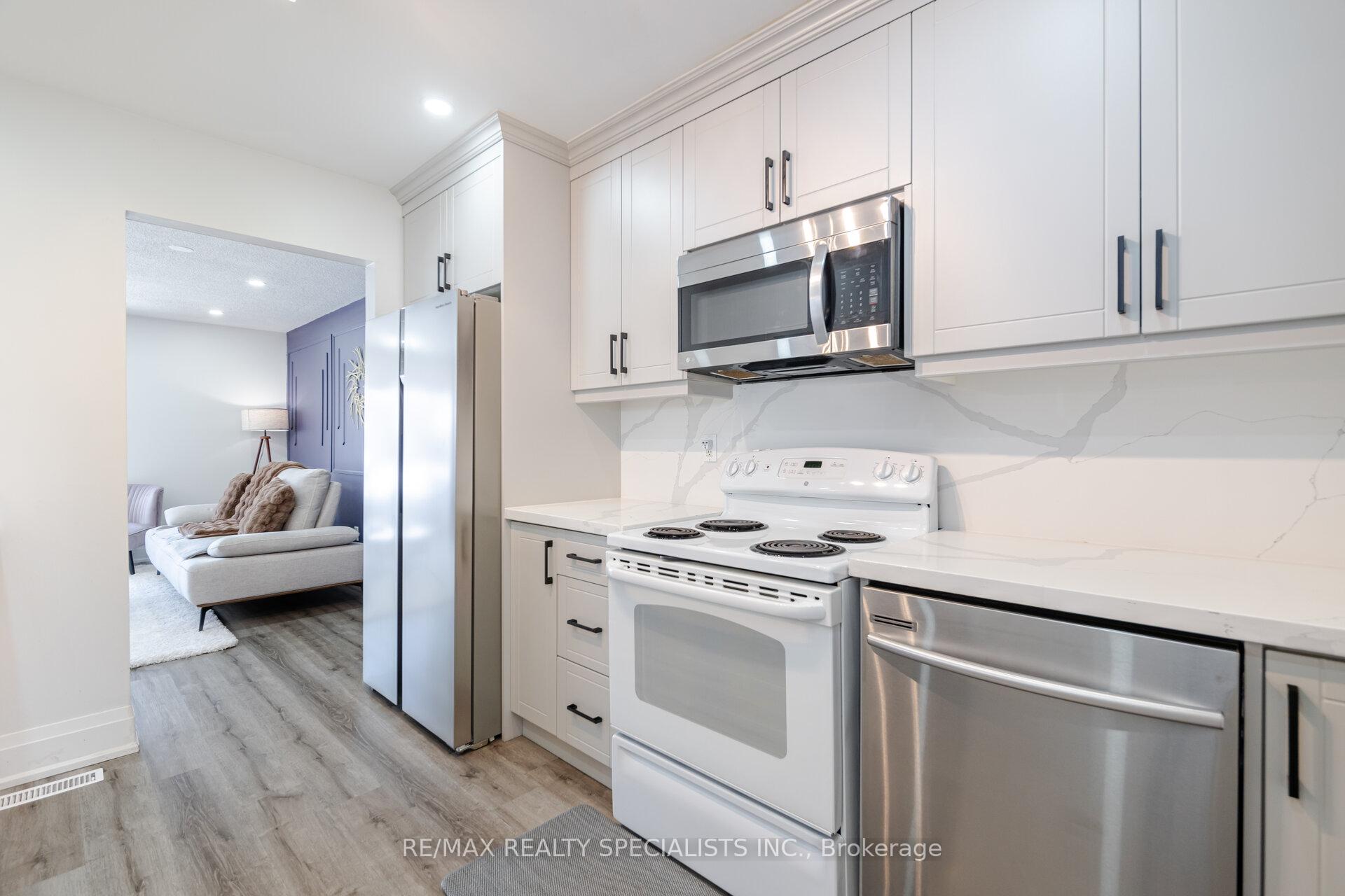 Photo 10 of 2289 Melissa Crescent, Burlington, Brant Hills — HOMEH