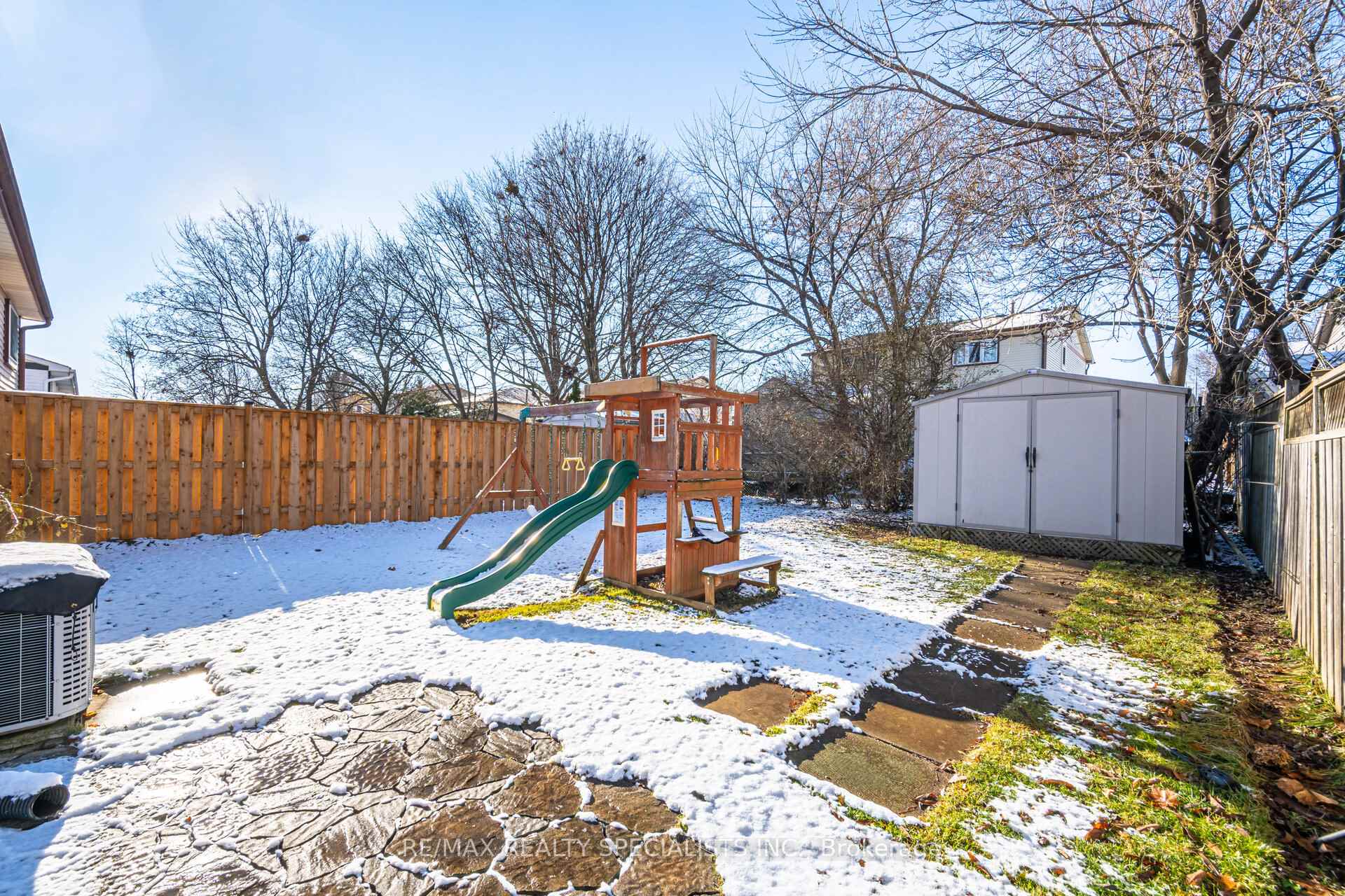 Photo 24 of 2289 Melissa Crescent, Burlington, Brant Hills — HOMEH