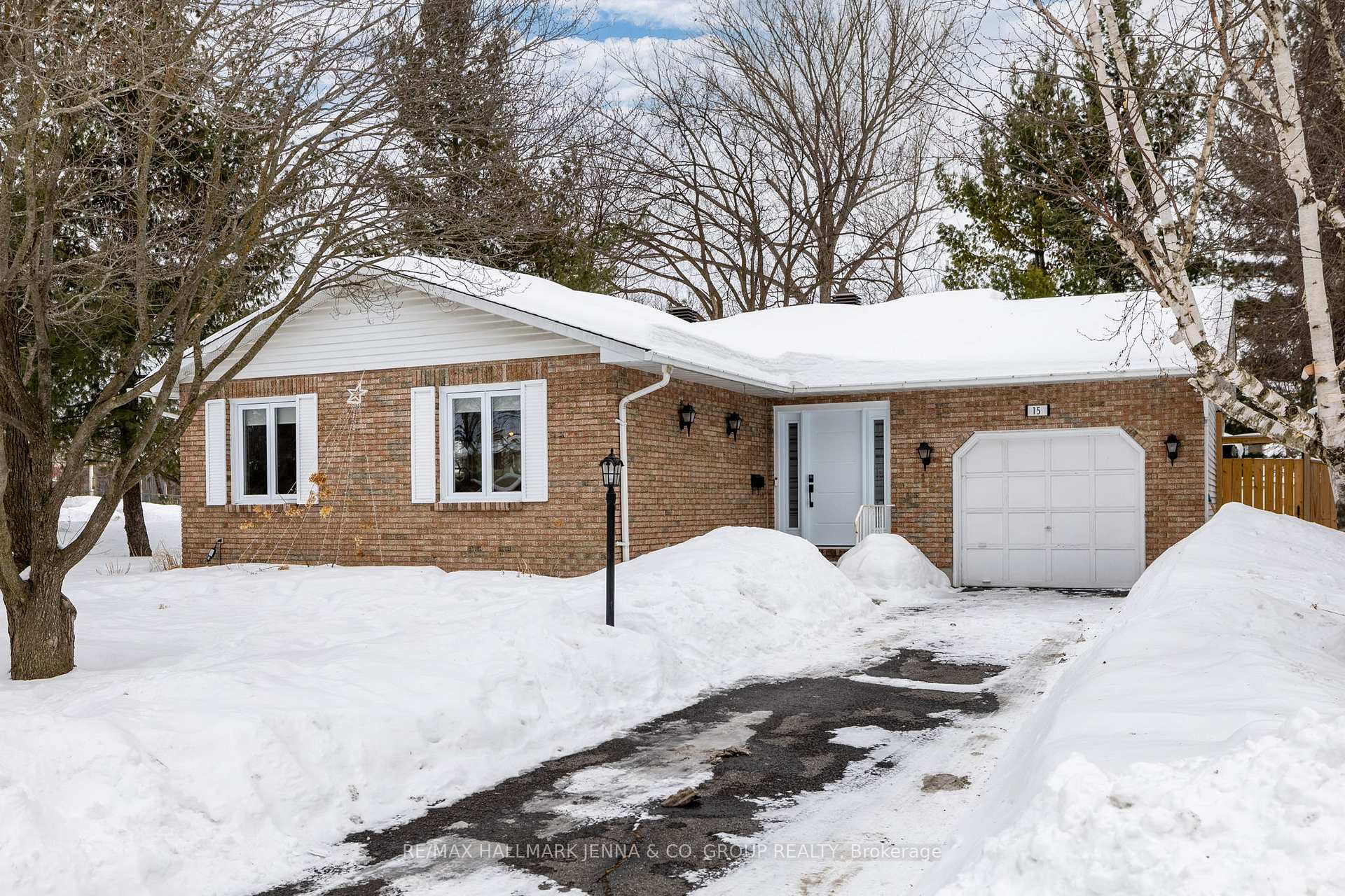 Photo 1 of 15 Bartley Crescent, Ottawa, Barrhaven - On the Green — HOMEH