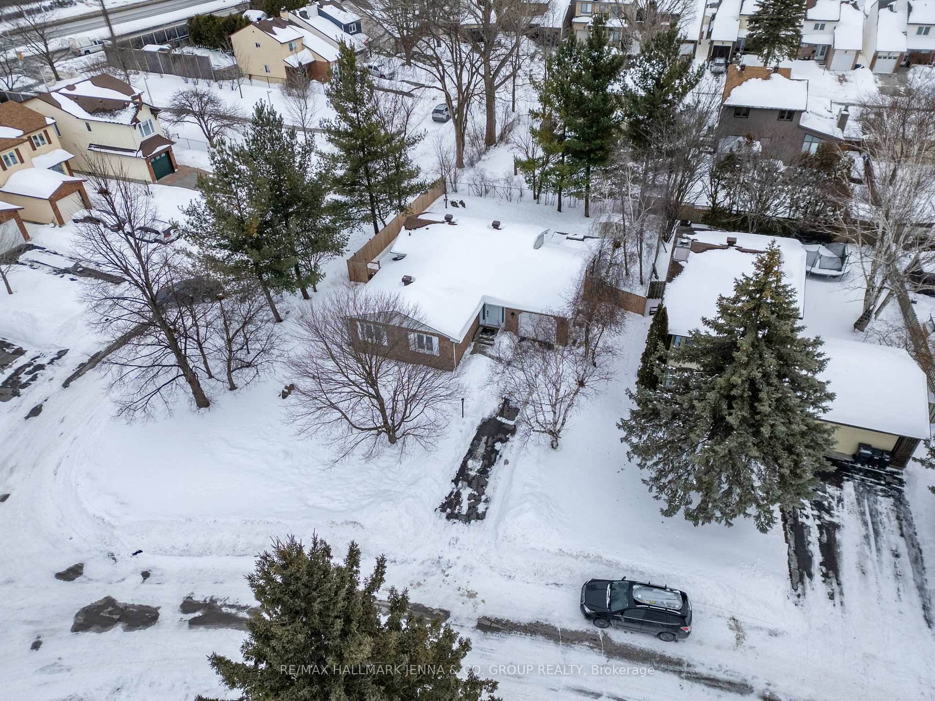 Photo 2 of 15 Bartley Crescent, Ottawa, Barrhaven - On the Green — HOMEH