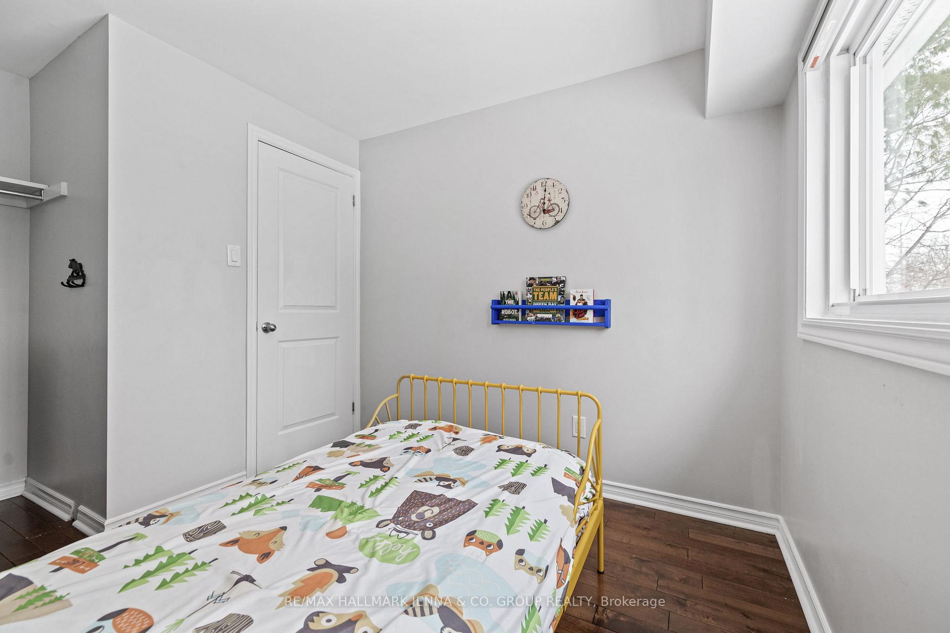 Photo 25 of 15 Bartley Crescent, Ottawa, Barrhaven - On the Green — HOMEH