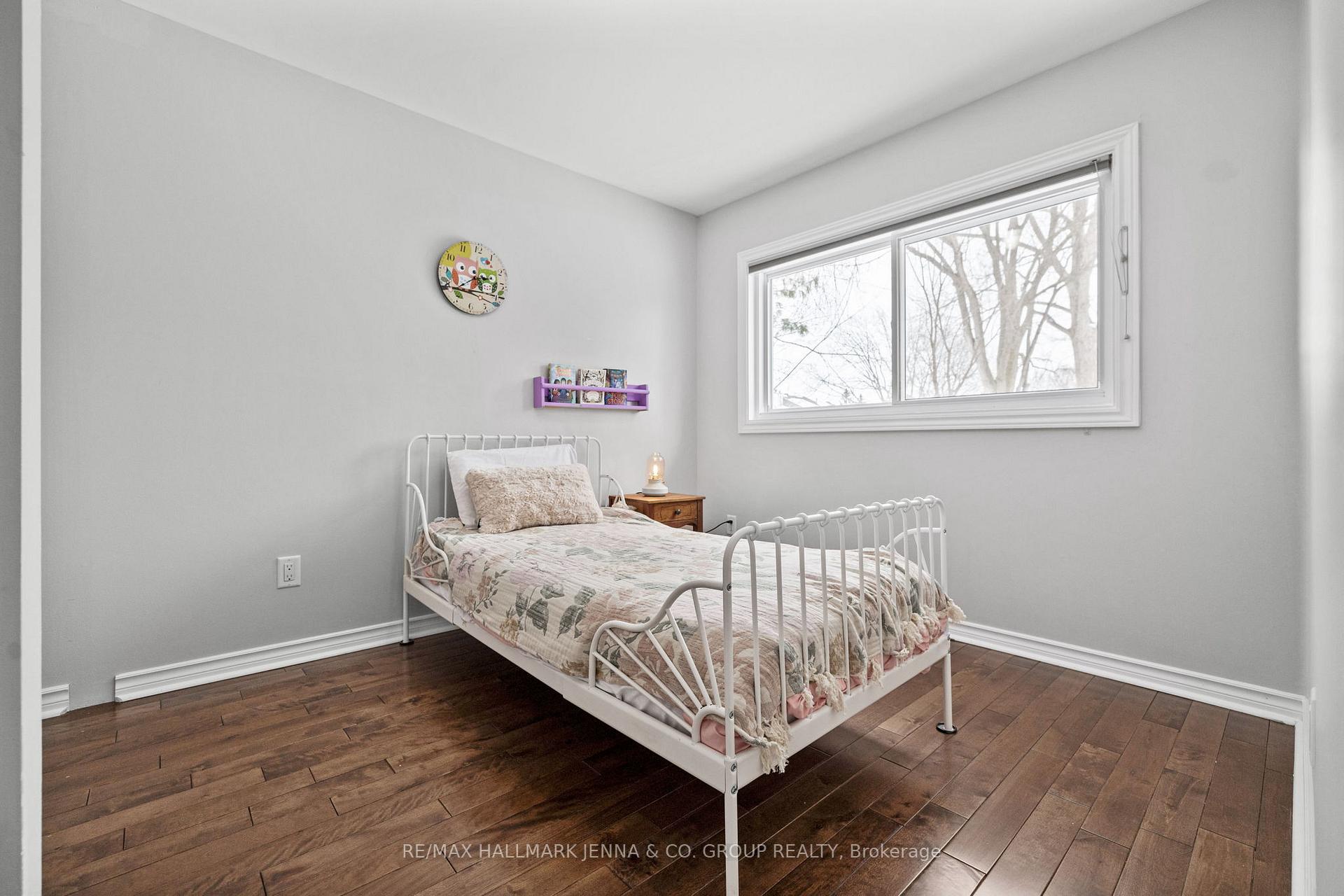 Photo 26 of 15 Bartley Crescent, Ottawa, Barrhaven - On the Green — HOMEH