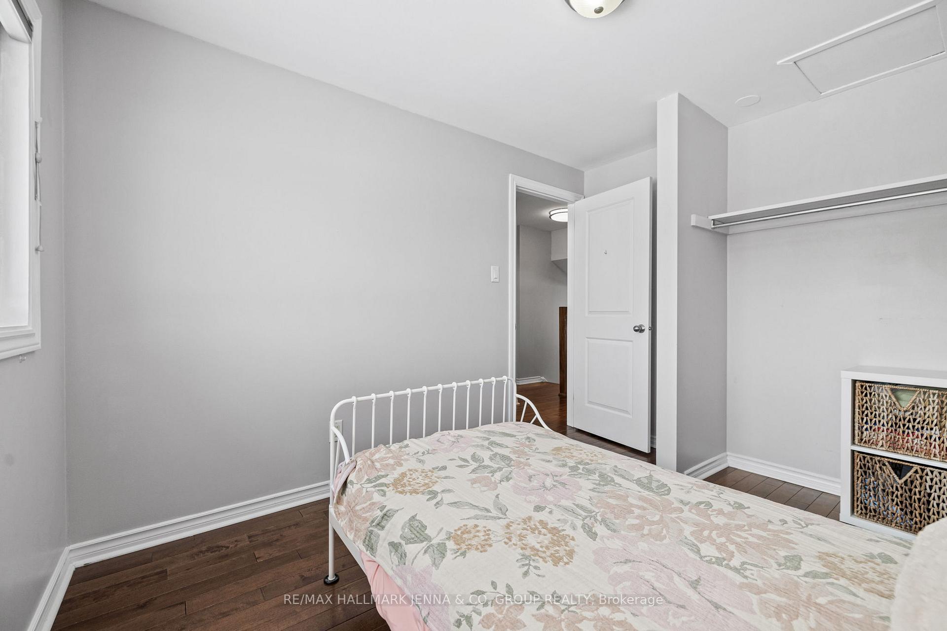 Photo 27 of 15 Bartley Crescent, Ottawa, Barrhaven - On the Green — HOMEH